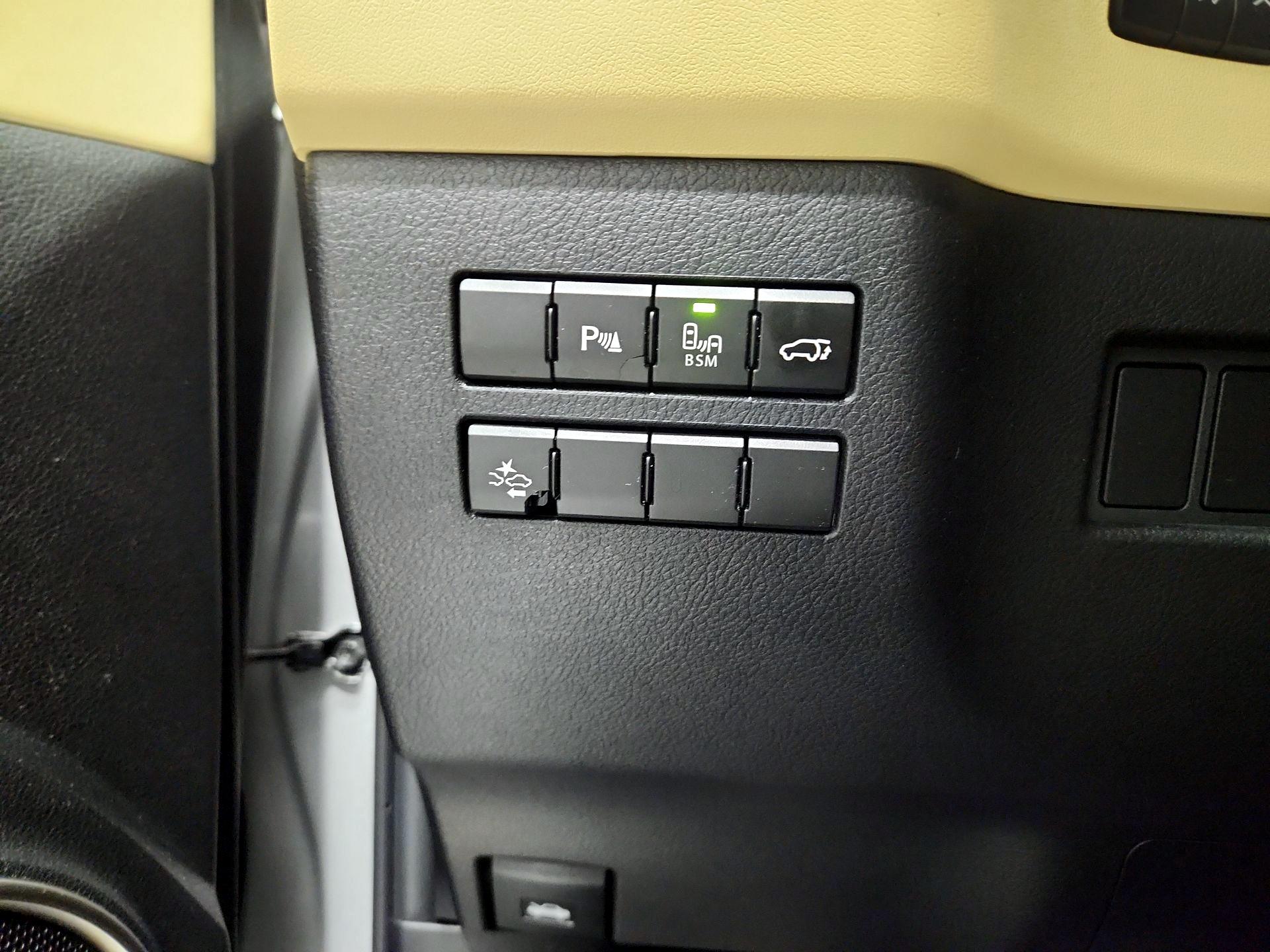 Thumbnail: 2016 Lexus NX - 13