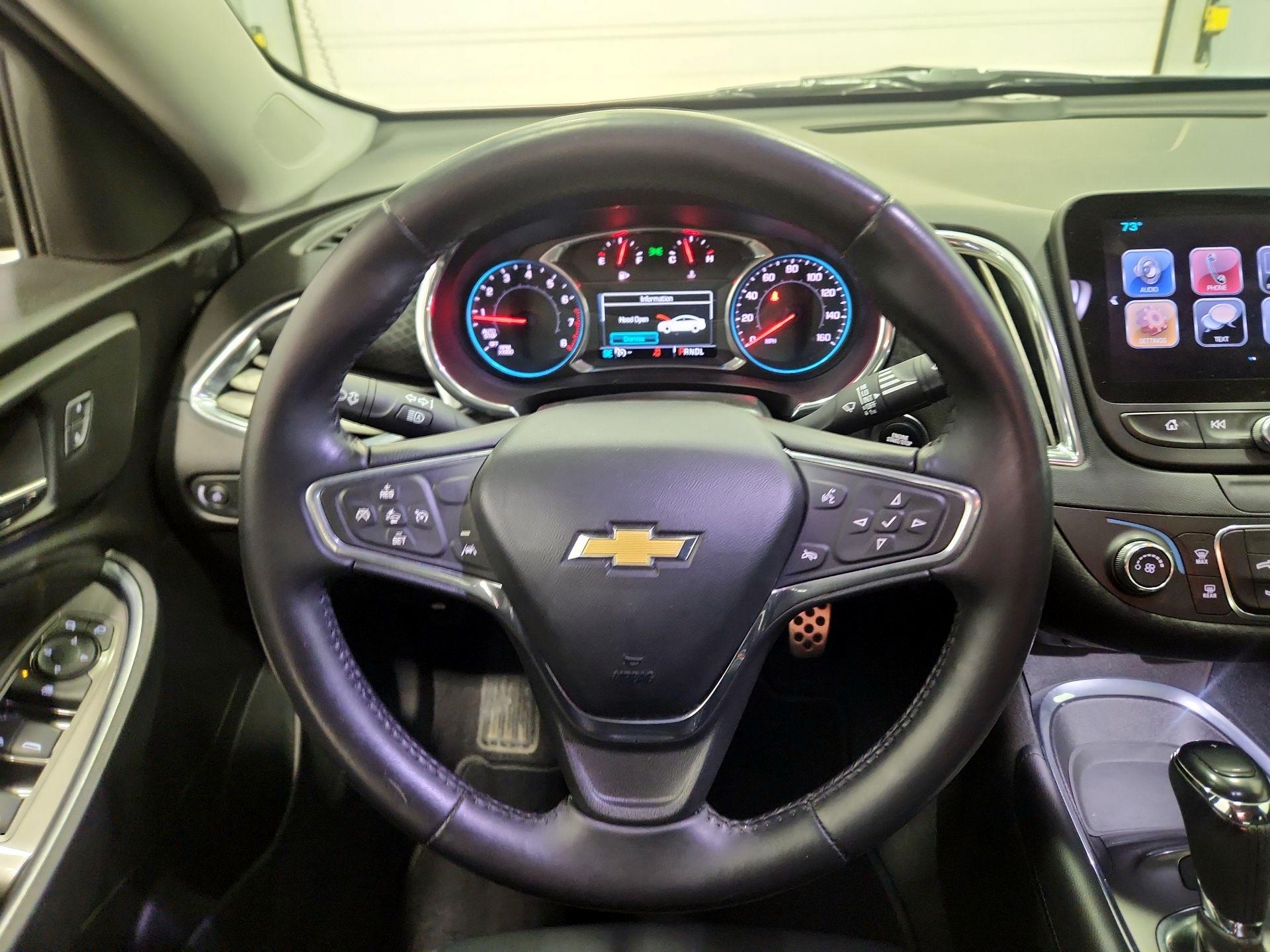 Thumbnail: 2017 Chevrolet Malibu - 10