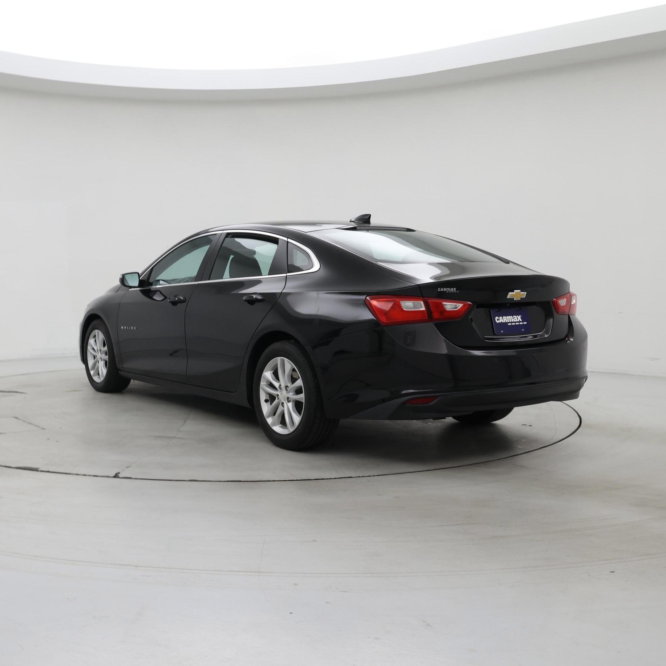 Thumbnail: 2017 Chevrolet Malibu - 2