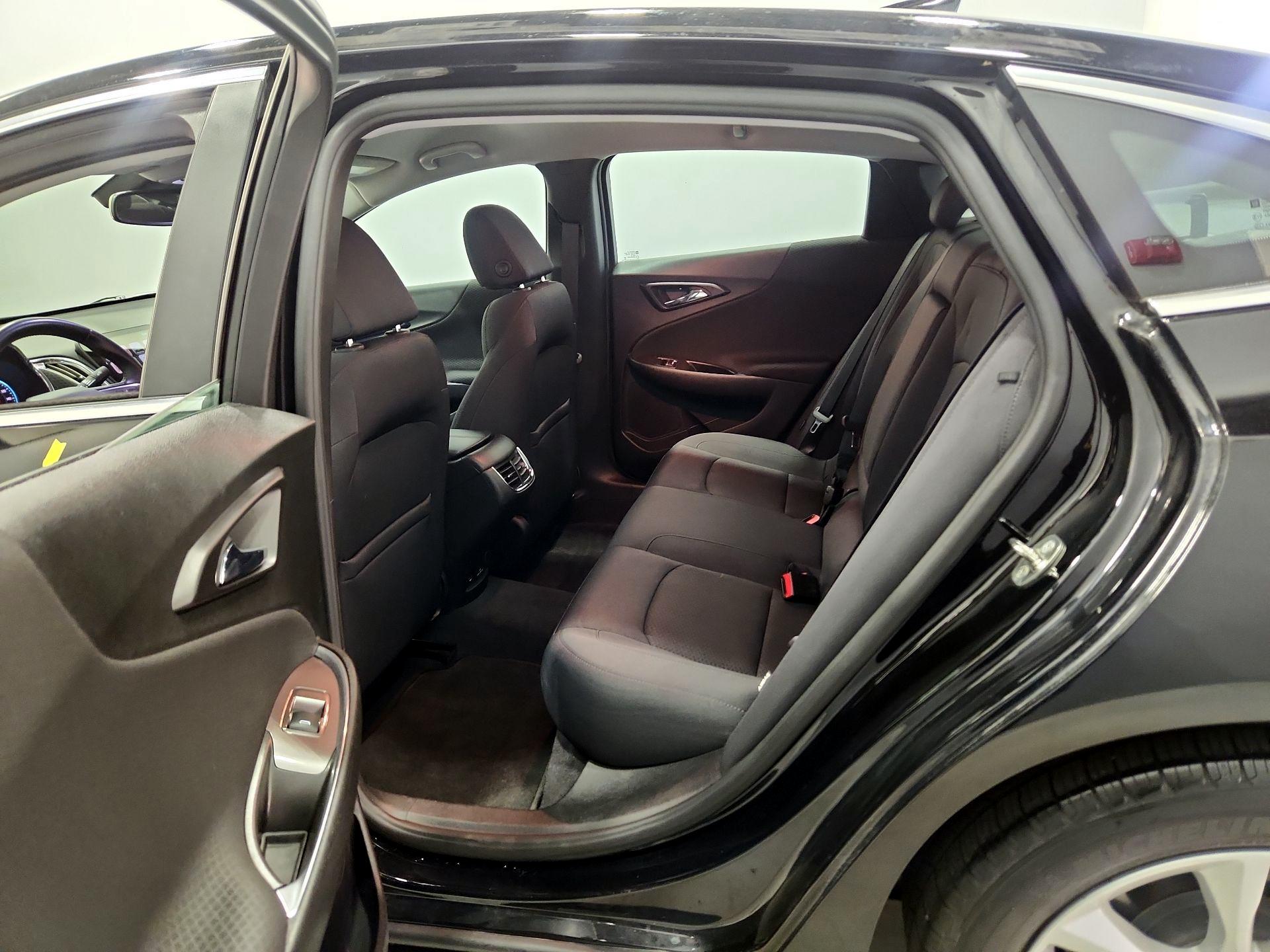 Thumbnail: 2017 Chevrolet Malibu - 19