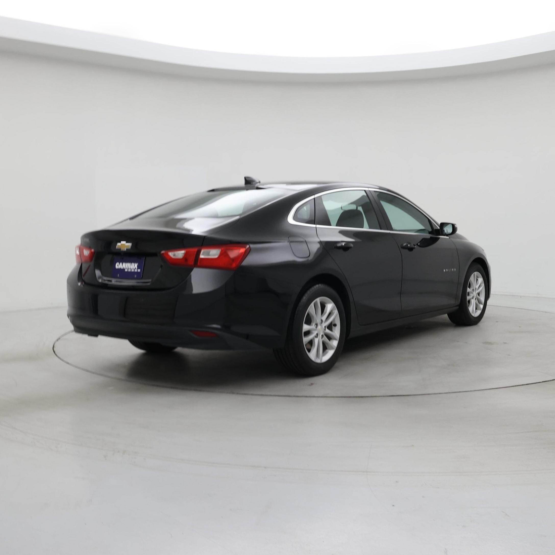 Thumbnail: 2017 Chevrolet Malibu - 8