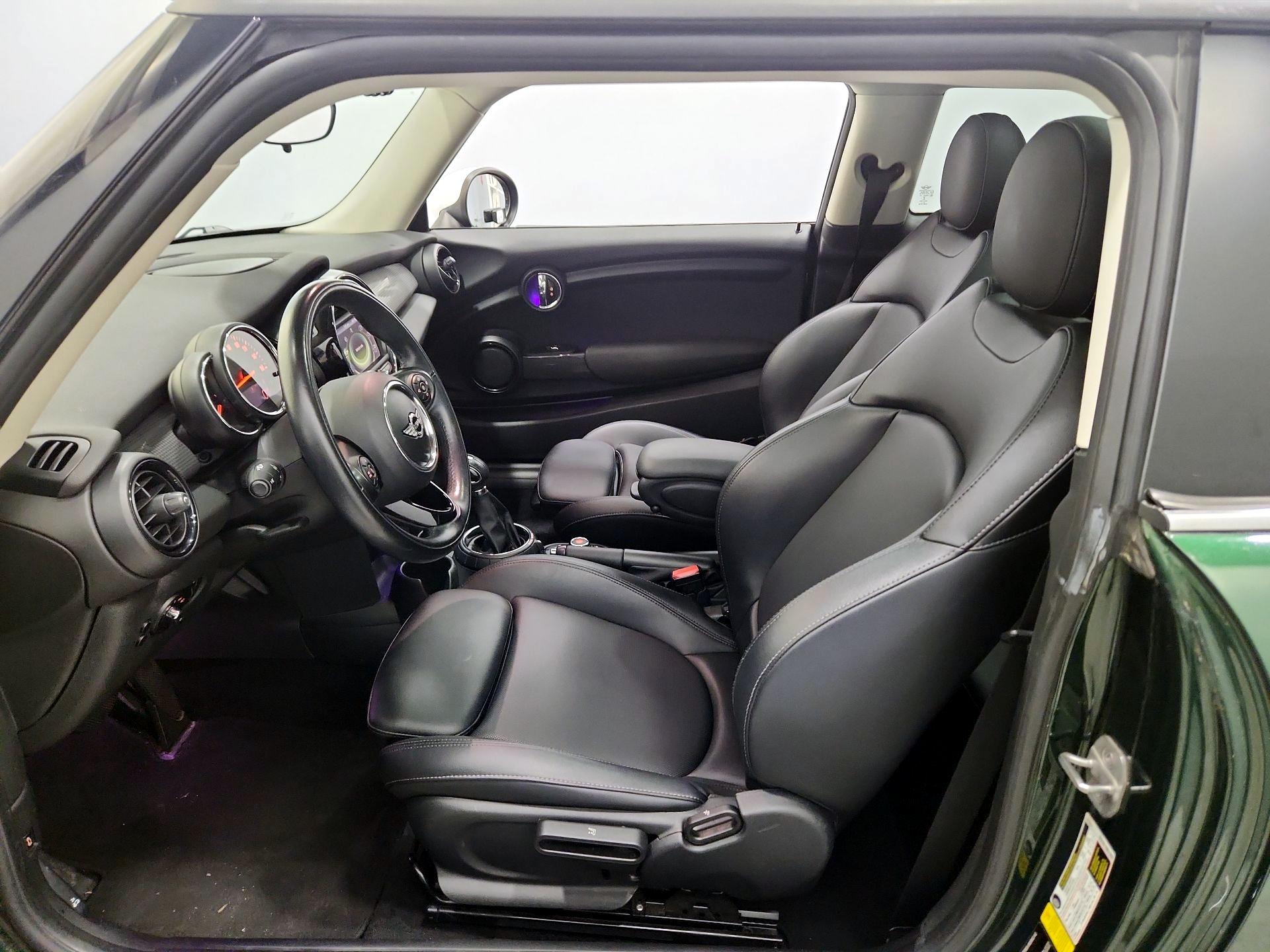 Thumbnail: 2016 MINI Cooper Hardtop - 11