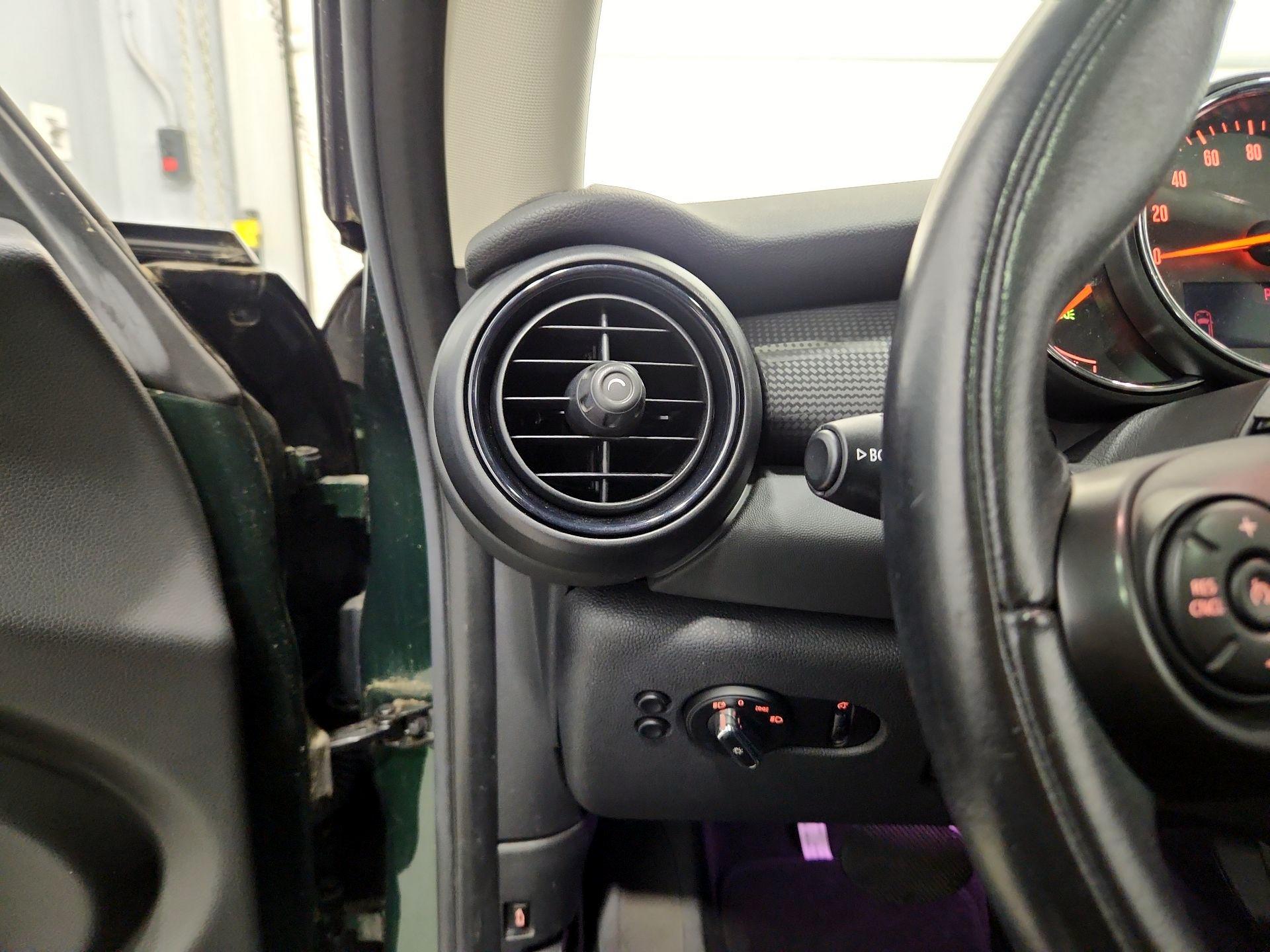 Thumbnail: 2016 MINI Cooper Hardtop - 13