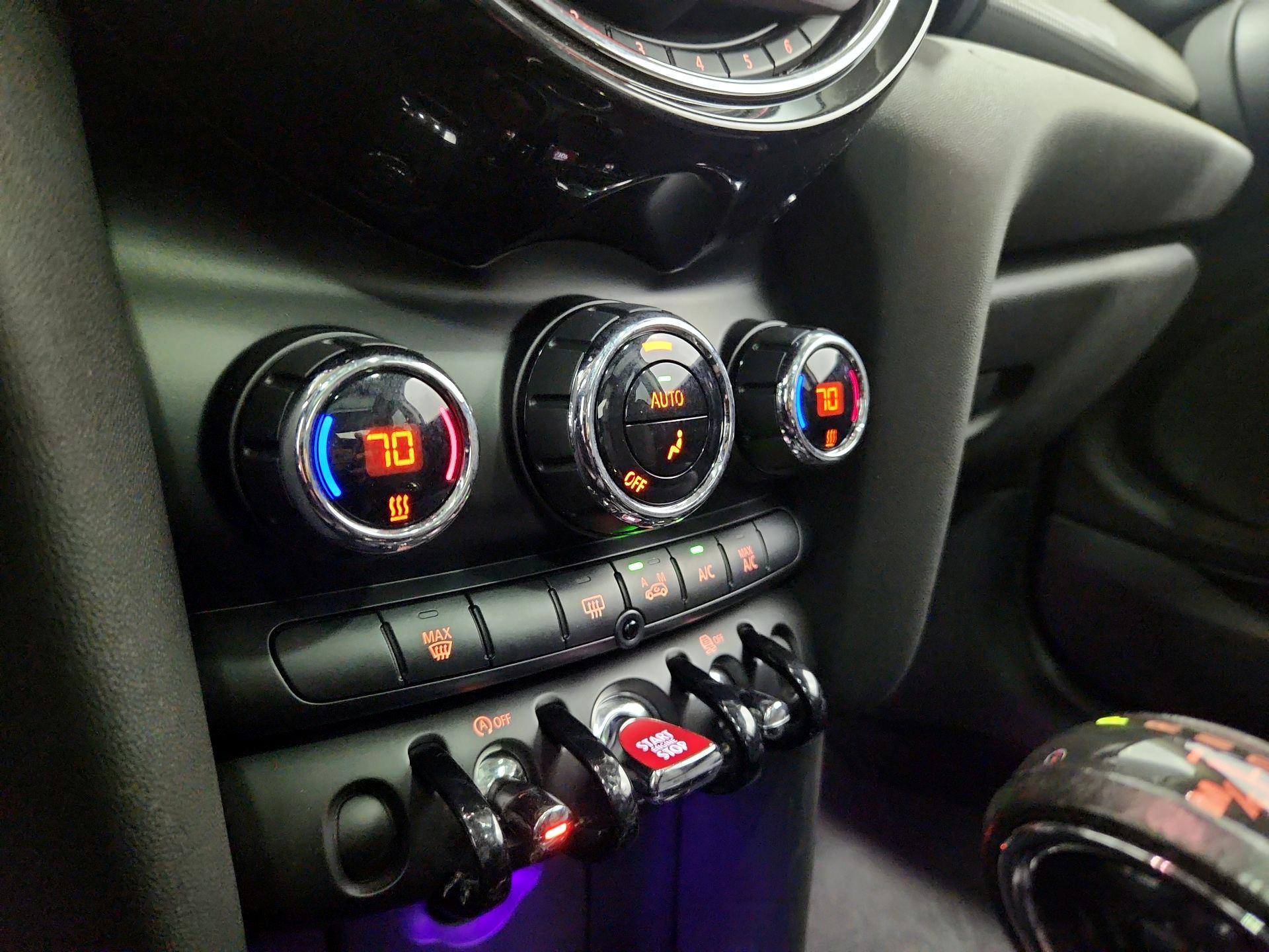 Thumbnail: 2016 MINI Cooper Hardtop - 16