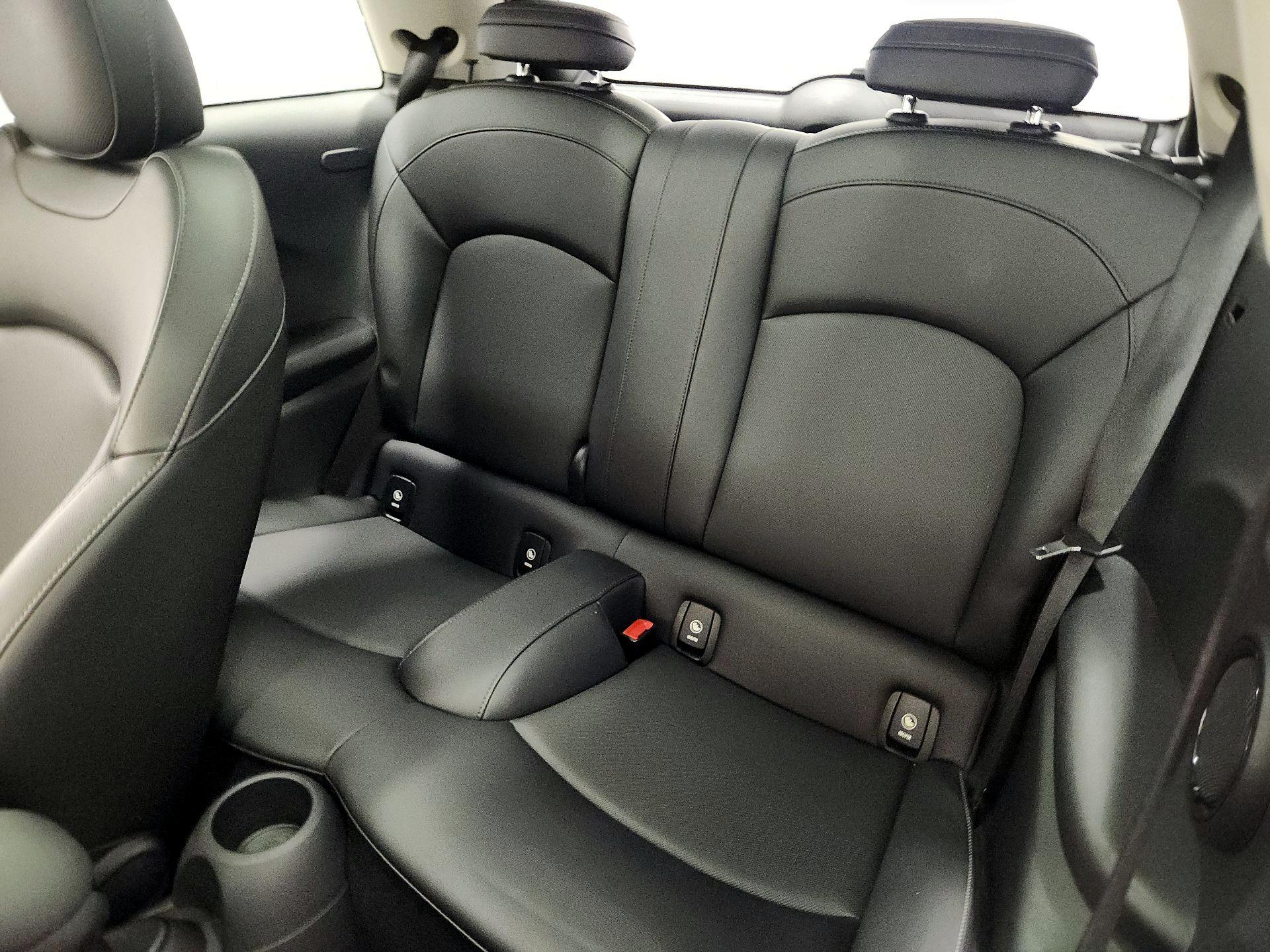 Thumbnail: 2016 MINI Cooper Hardtop - 20