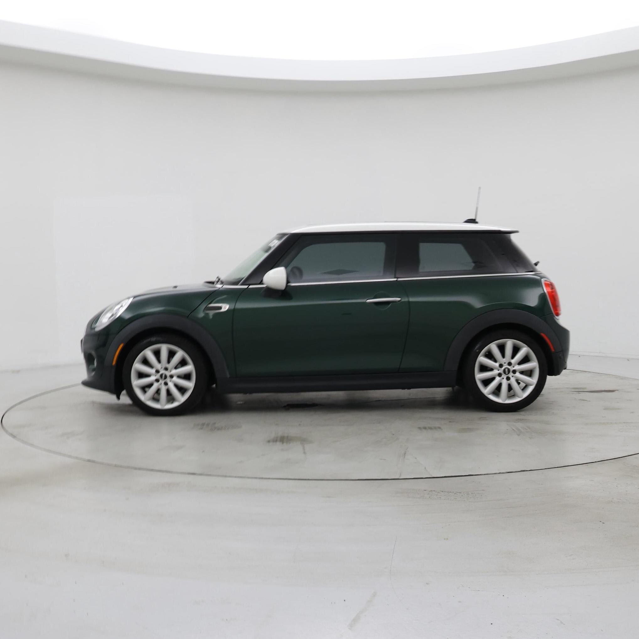 Thumbnail: 2016 MINI Cooper Hardtop - 3
