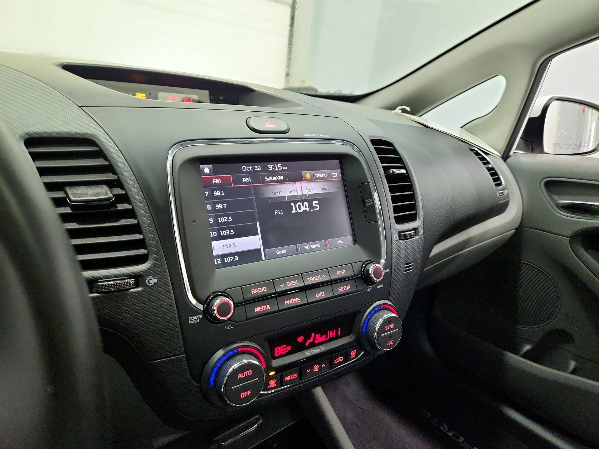 Thumbnail: 2017 Kia Forte - 16