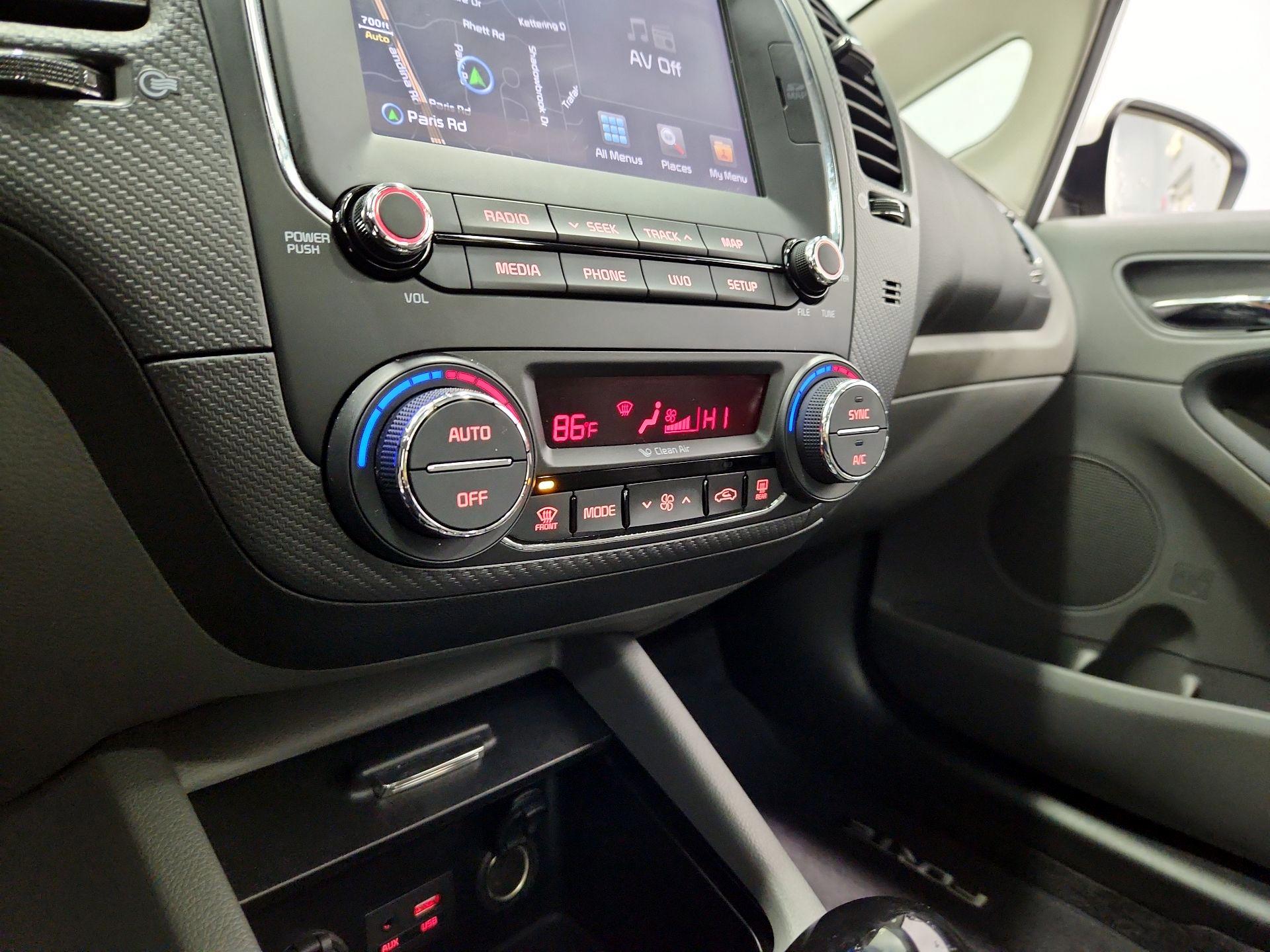 Thumbnail: 2017 Kia Forte - 17