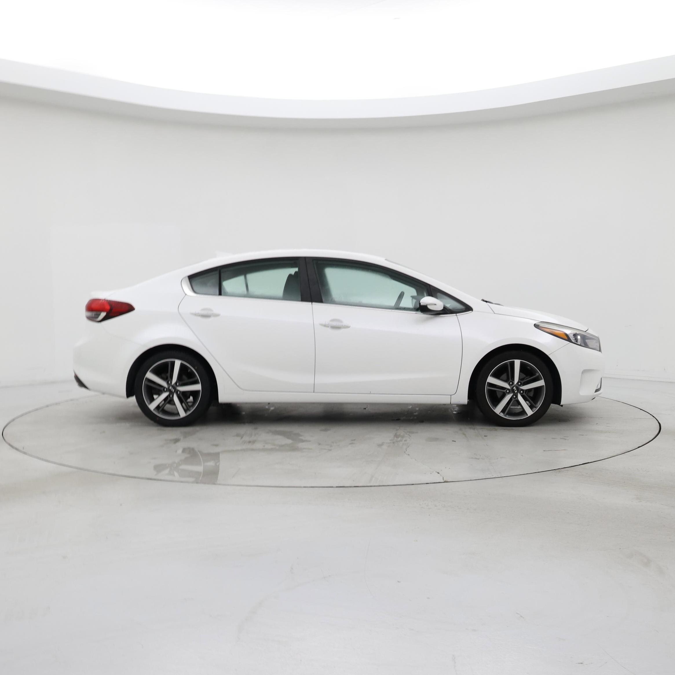 Thumbnail: 2017 Kia Forte - 7