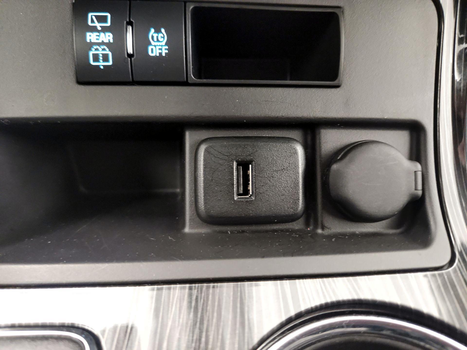 Thumbnail: 2017 Chevrolet Traverse - 16