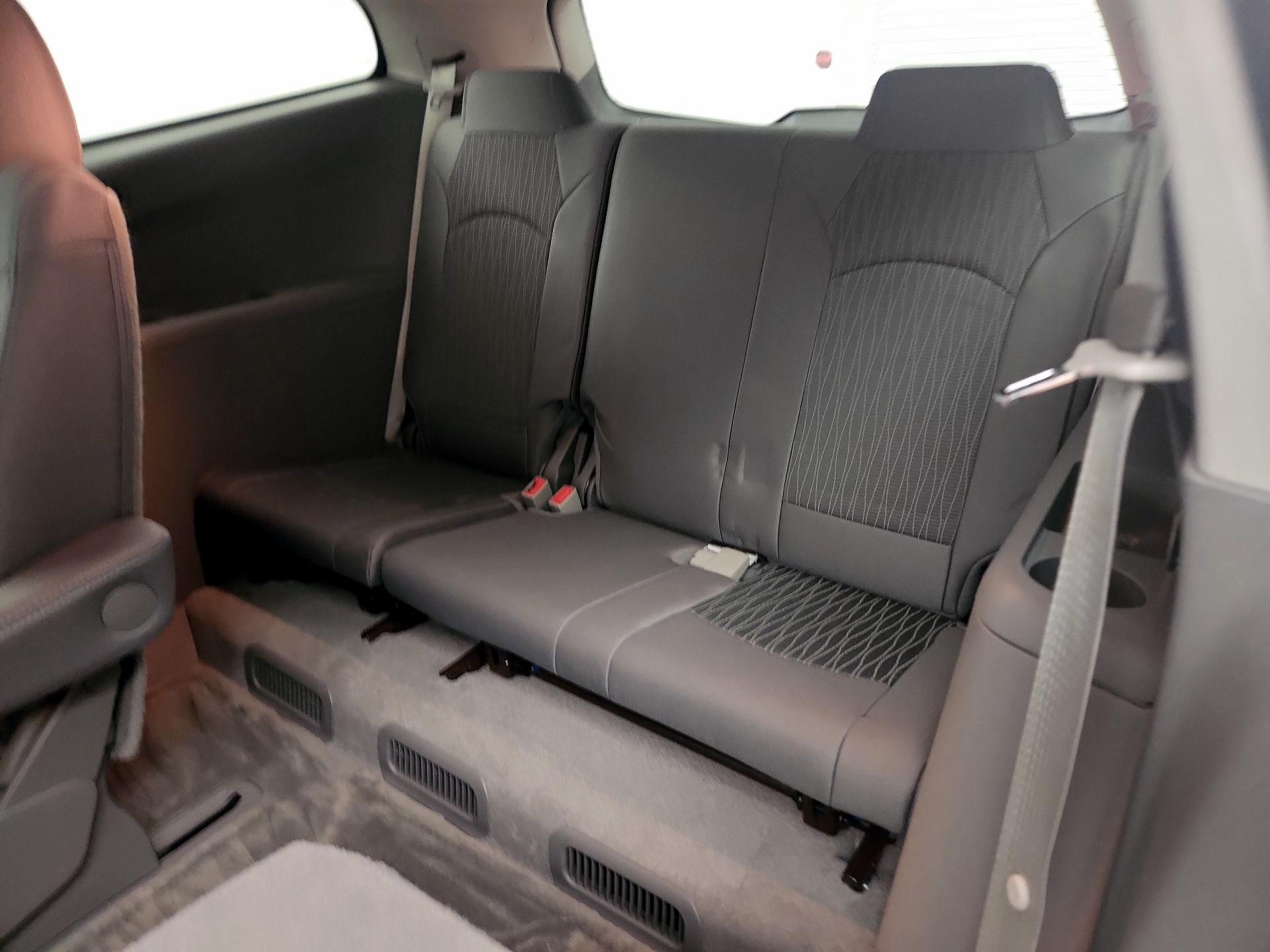 Thumbnail: 2017 Chevrolet Traverse - 18