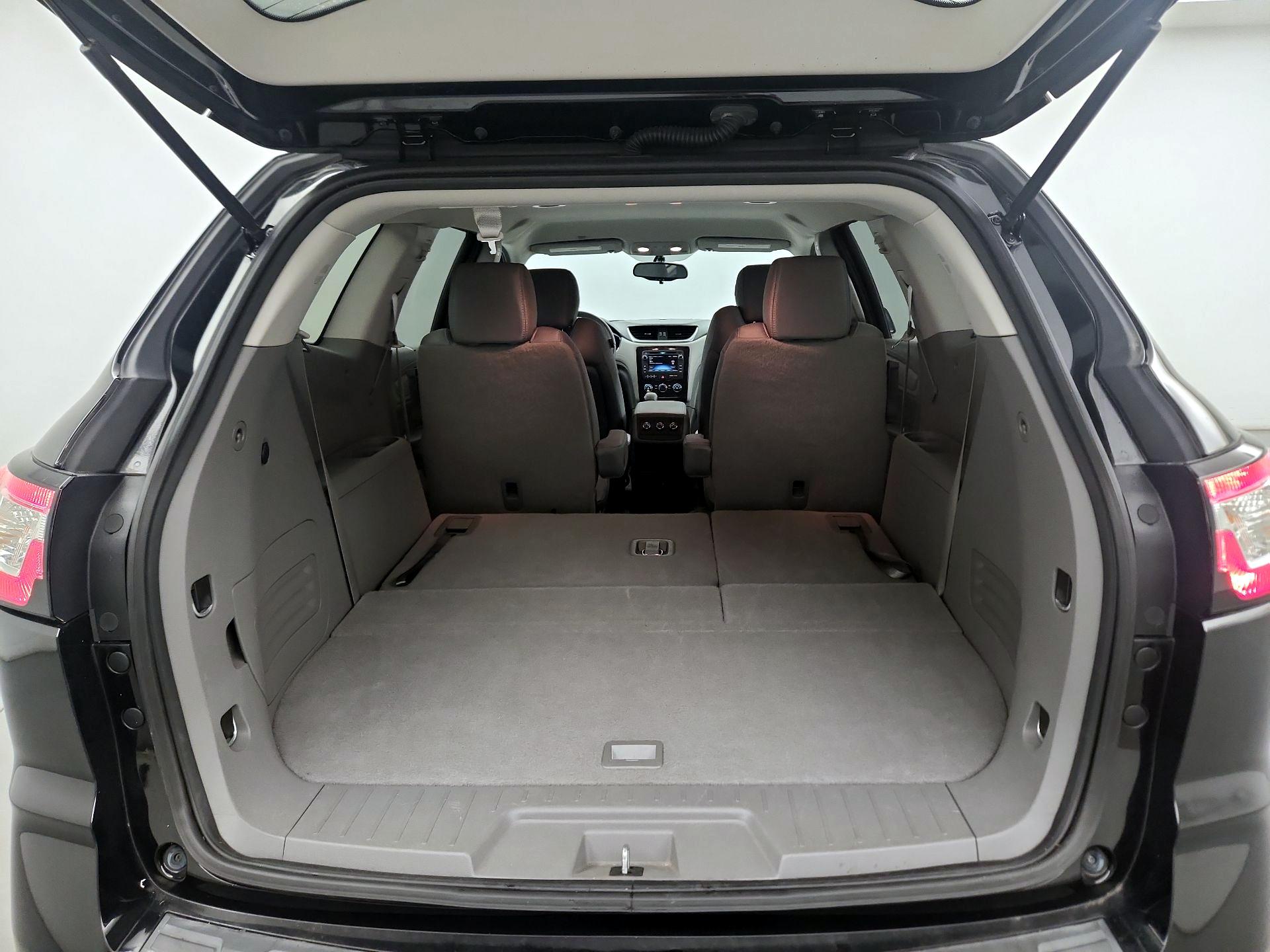 Thumbnail: 2017 Chevrolet Traverse - 20