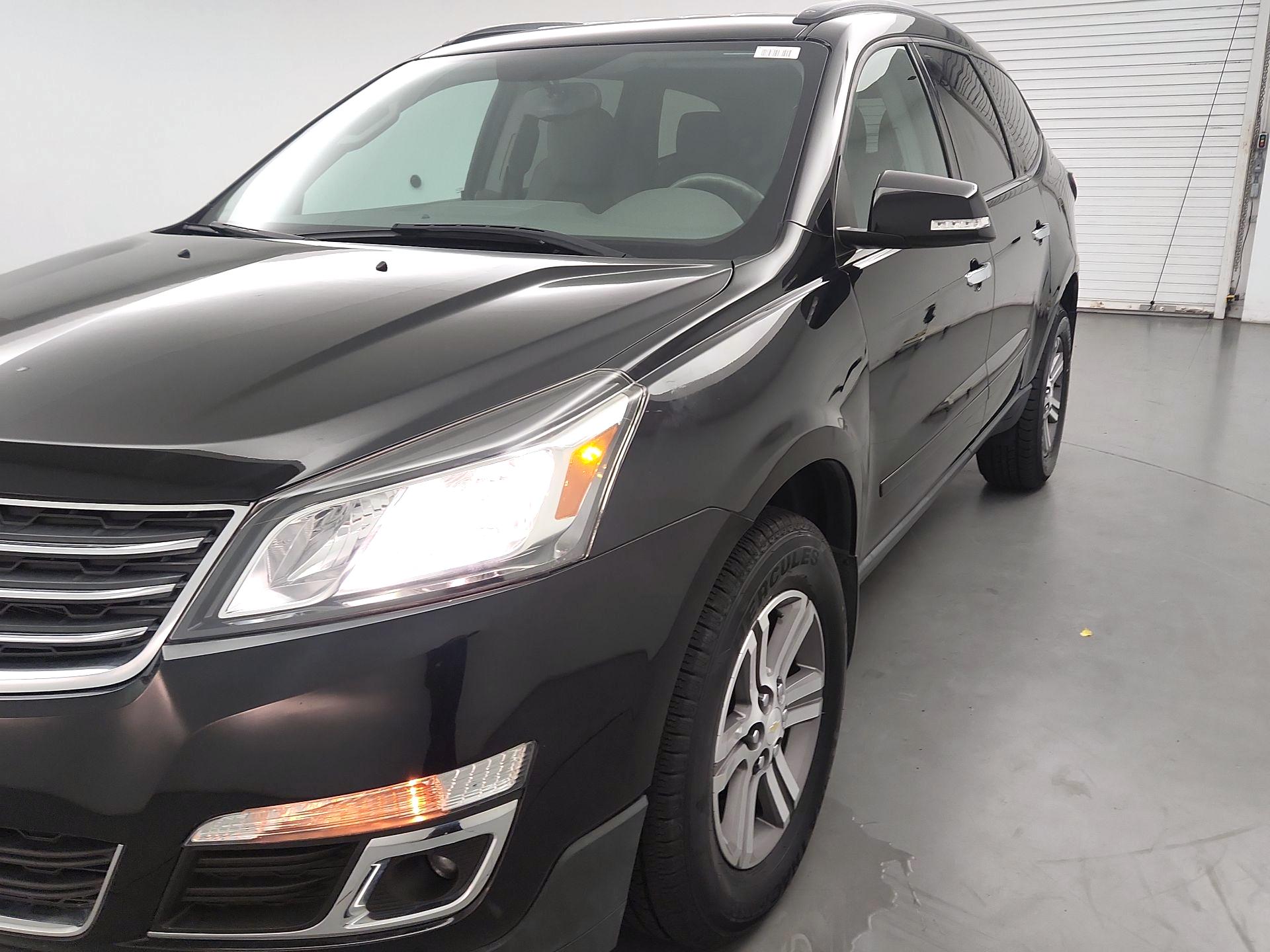 Thumbnail: 2017 Chevrolet Traverse - 3