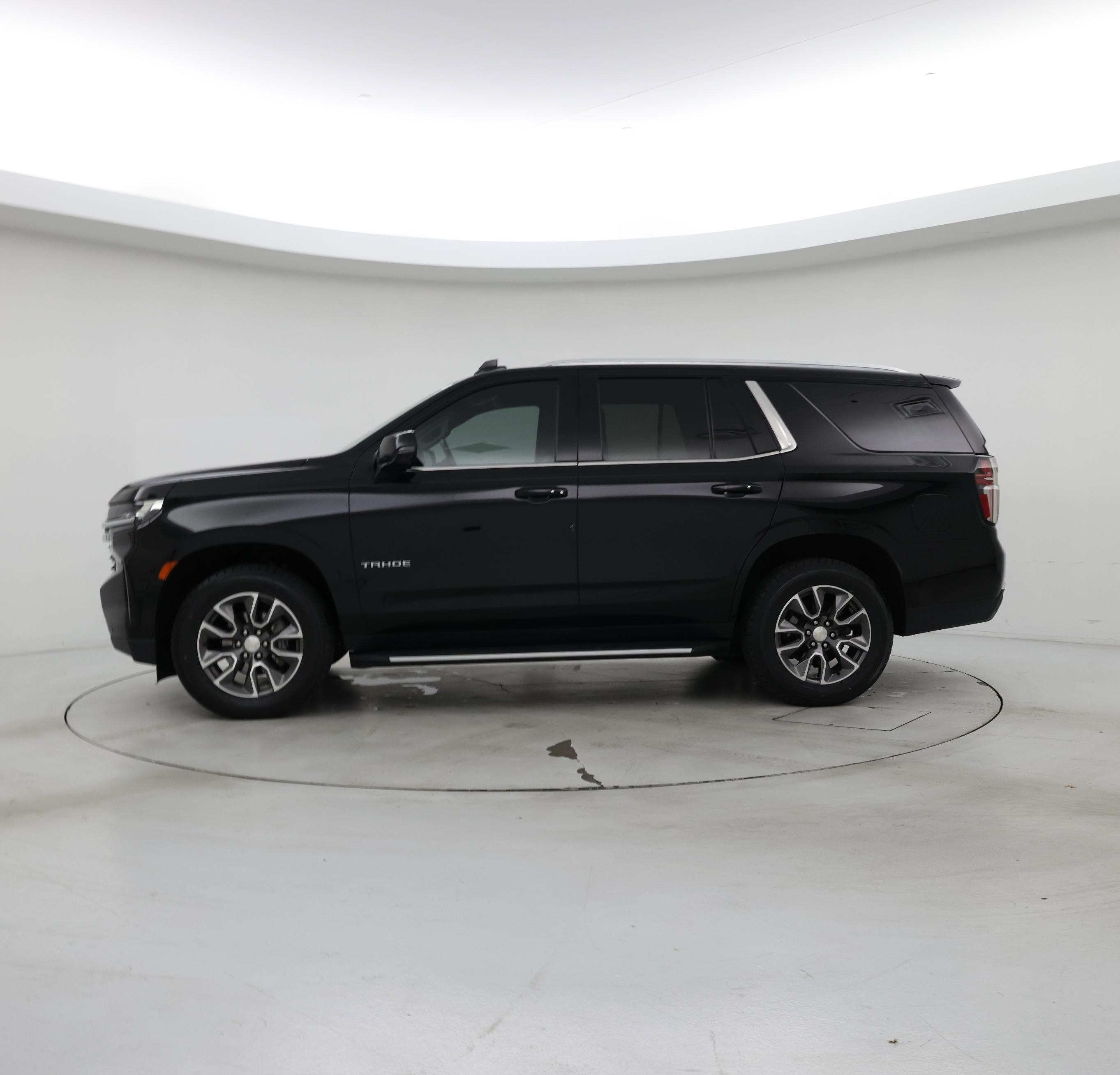 Thumbnail: 2021 Chevrolet Tahoe - 3