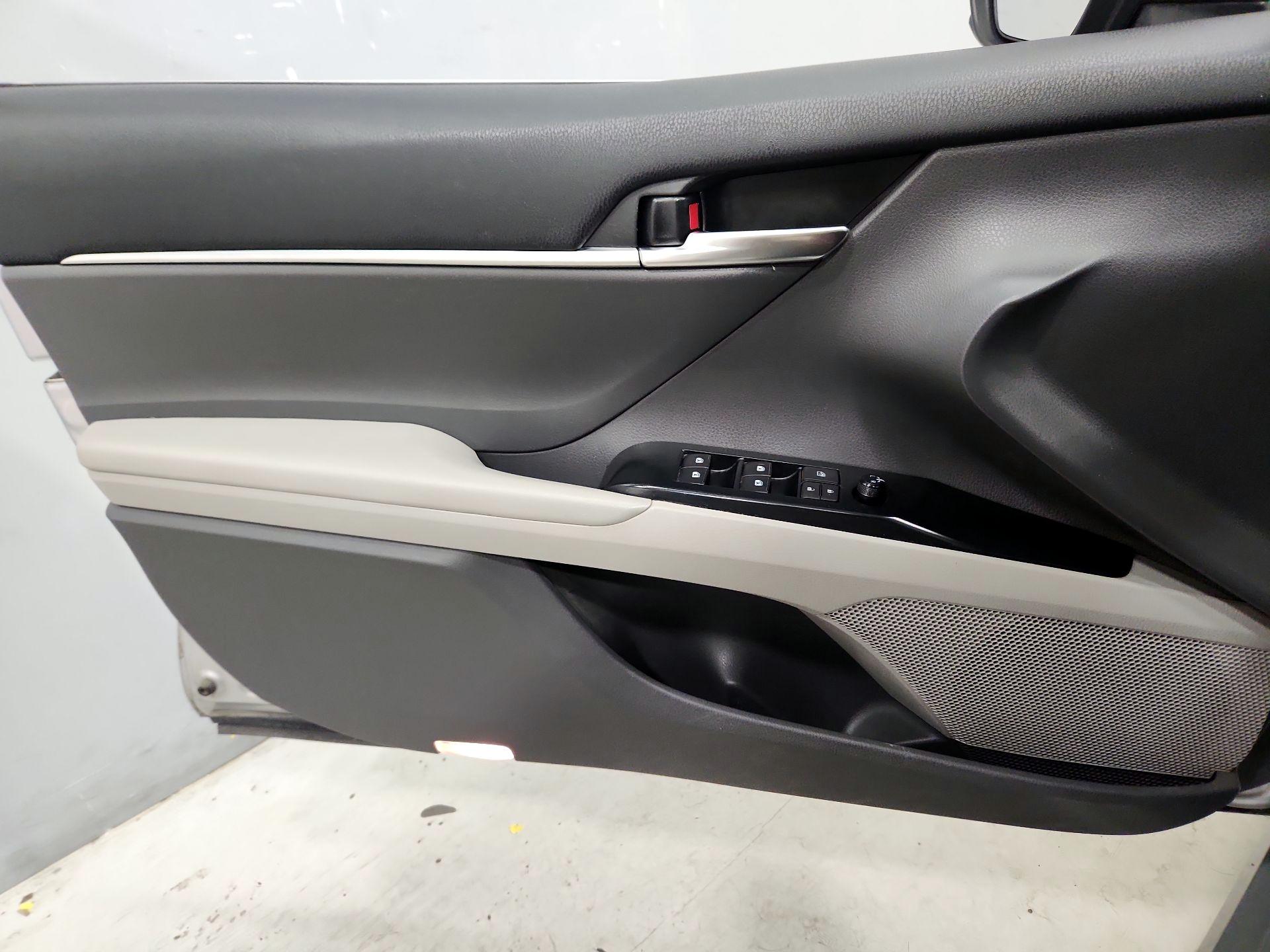 Thumbnail: 2019 Toyota Camry - 12