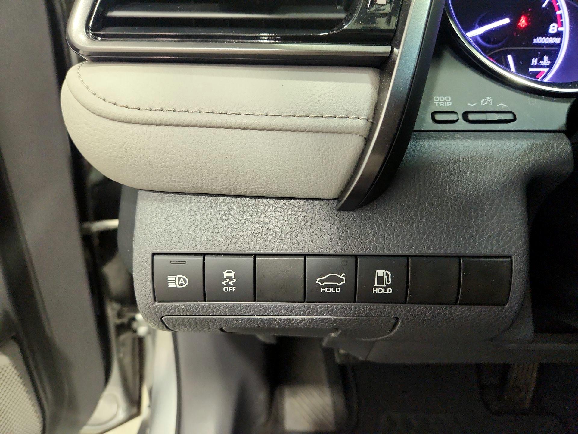 Thumbnail: 2019 Toyota Camry - 13