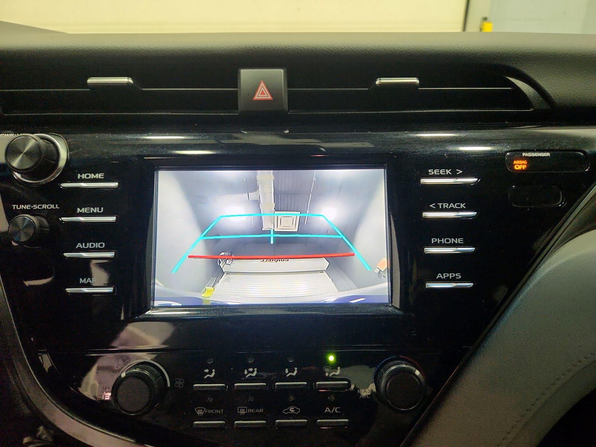 Thumbnail: 2019 Toyota Camry - 14