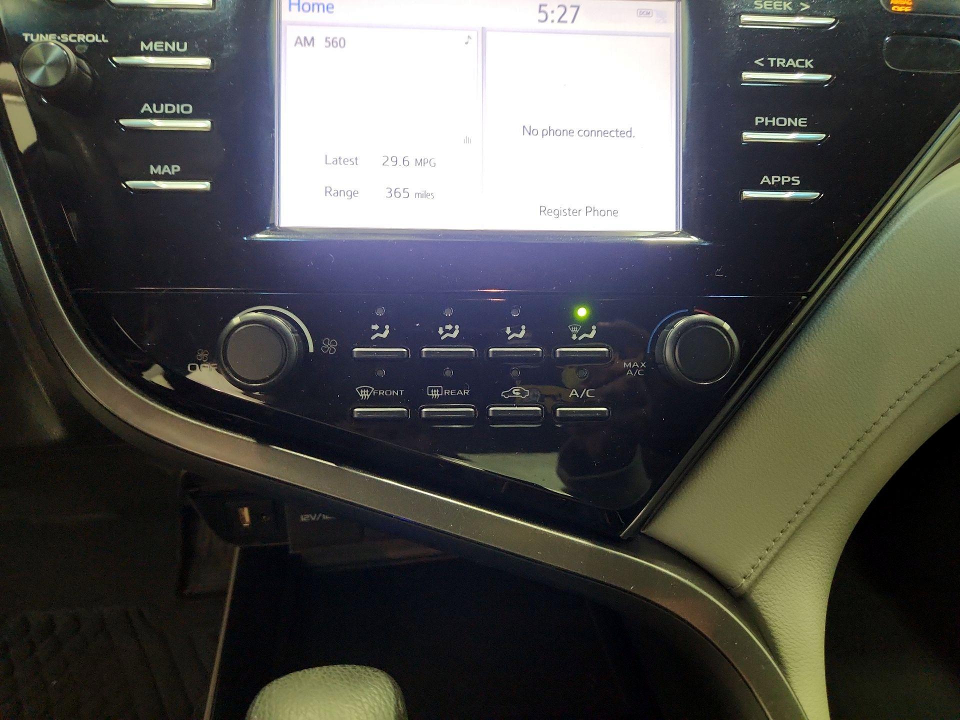 Thumbnail: 2019 Toyota Camry - 16