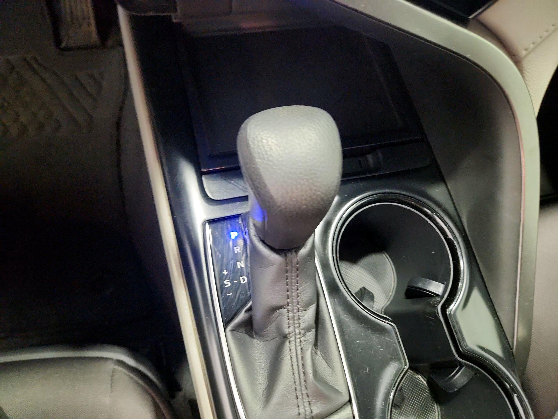 Thumbnail: 2019 Toyota Camry - 17