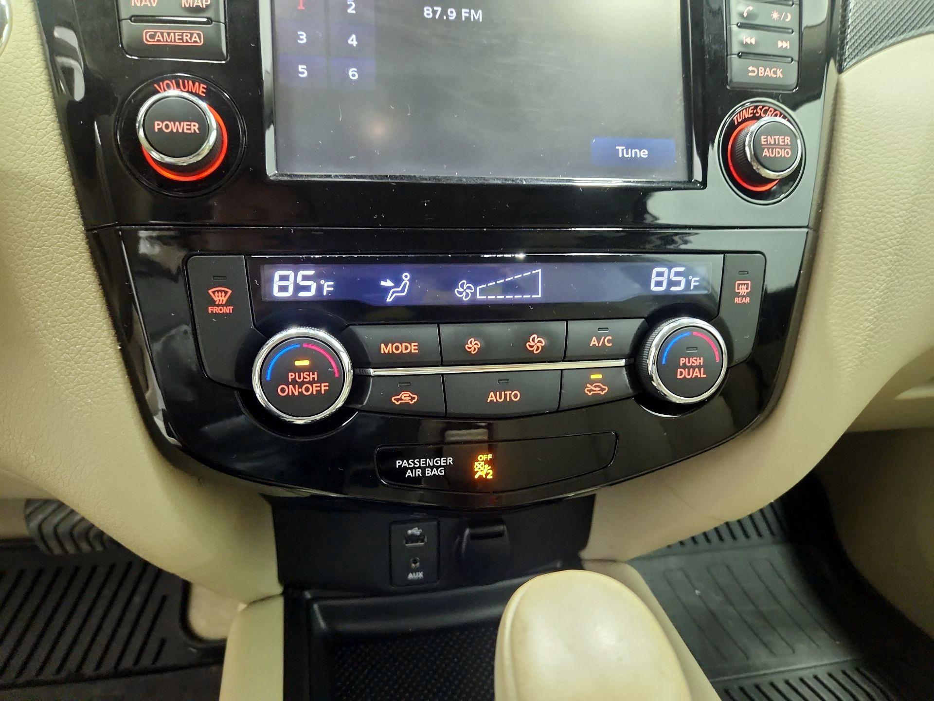 Thumbnail: 2015 Nissan Rogue - 16