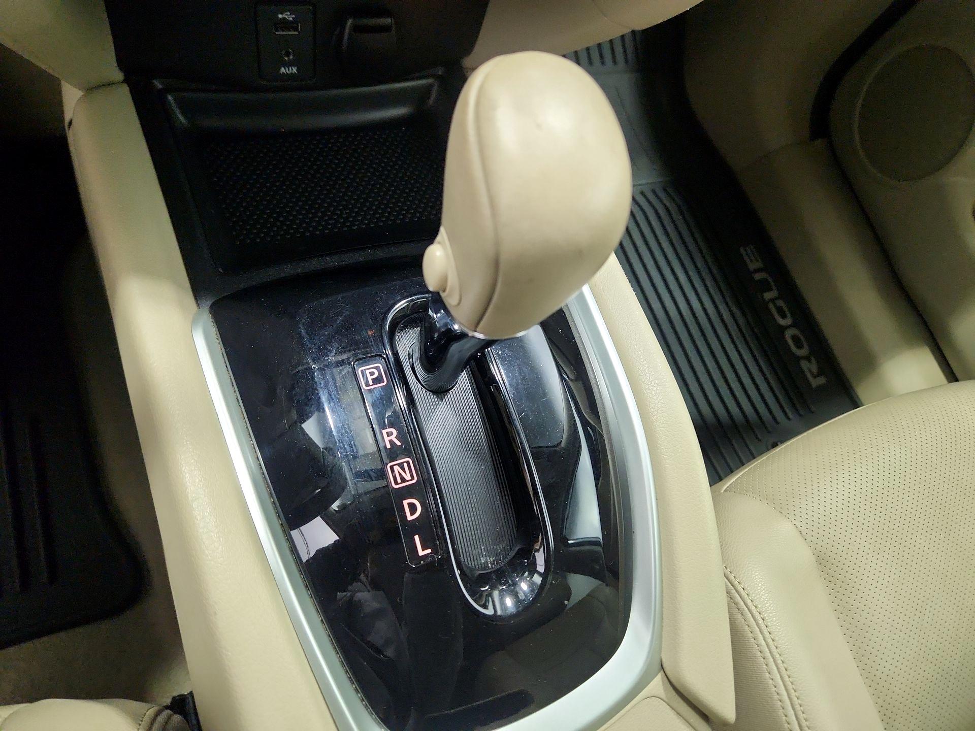 Thumbnail: 2015 Nissan Rogue - 17