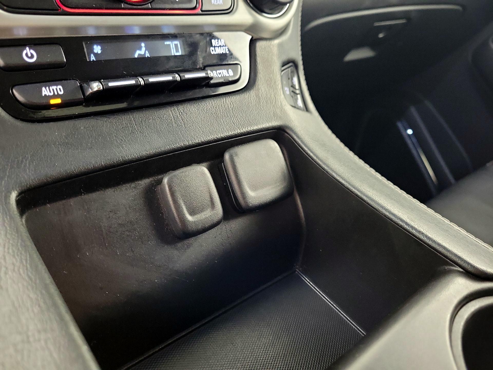 Thumbnail: 2015 GMC Yukon XL - 17