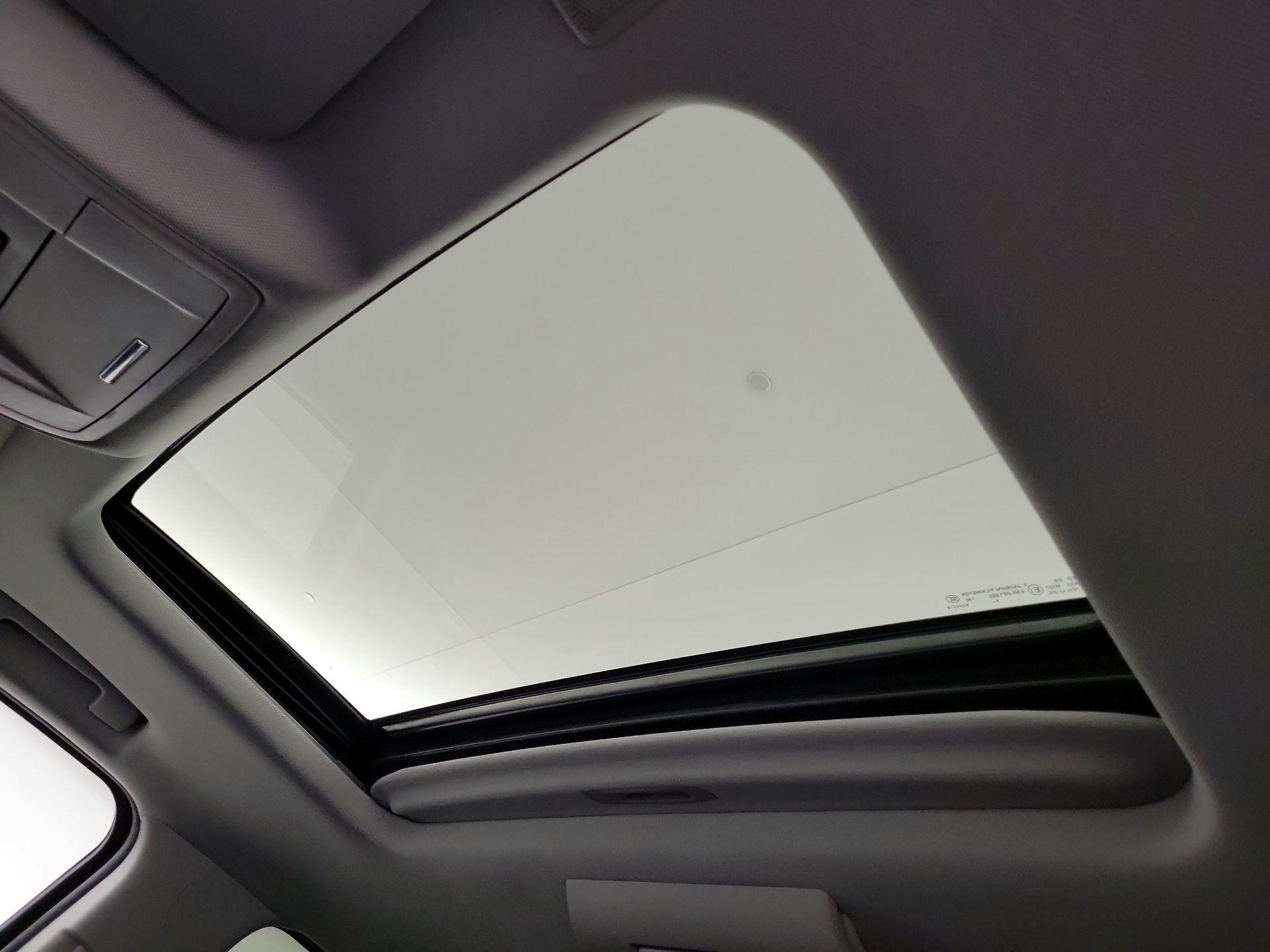 Thumbnail: 2015 GMC Yukon XL - 18