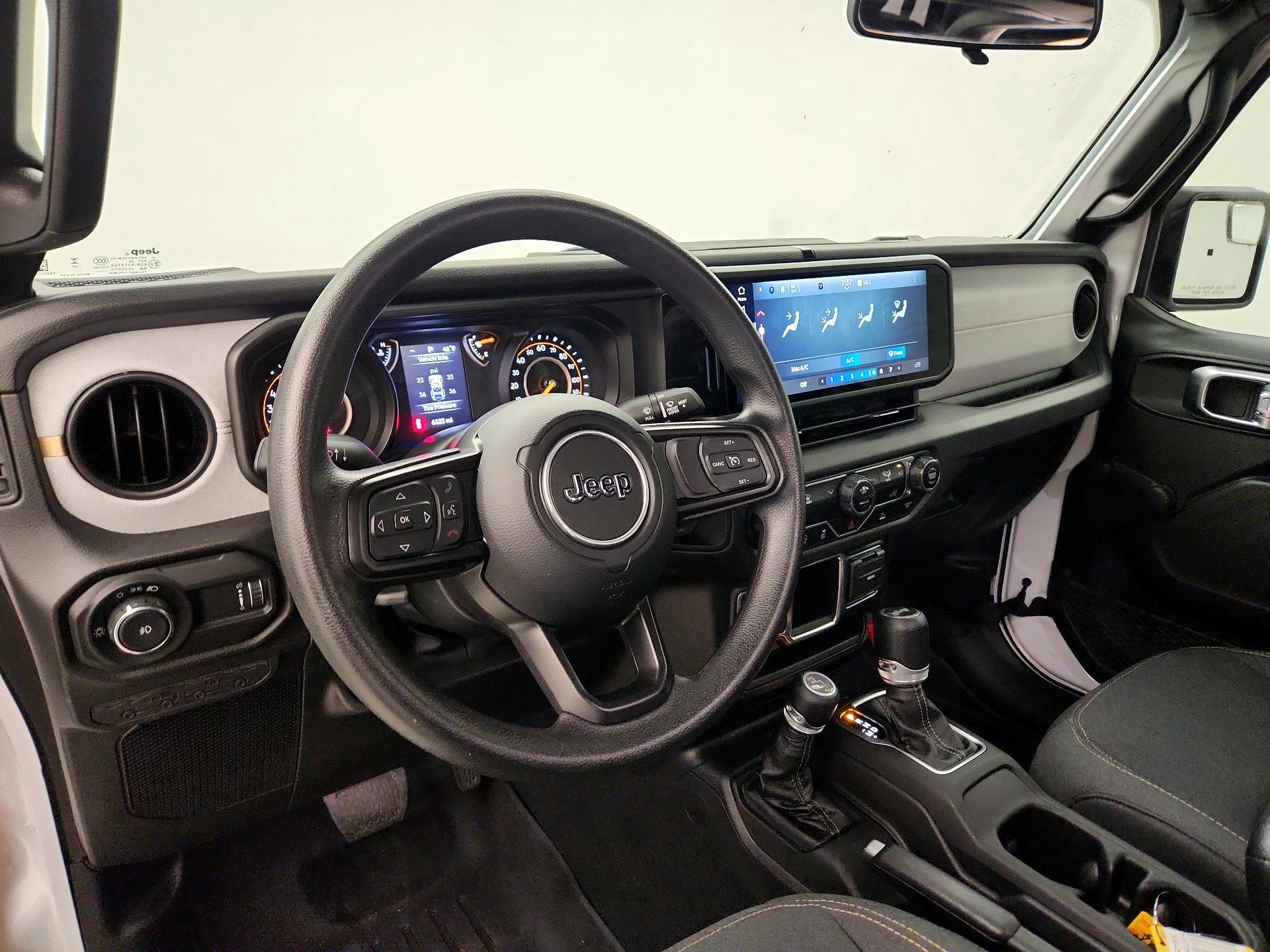 Thumbnail: 2024 Jeep Wrangler - 9