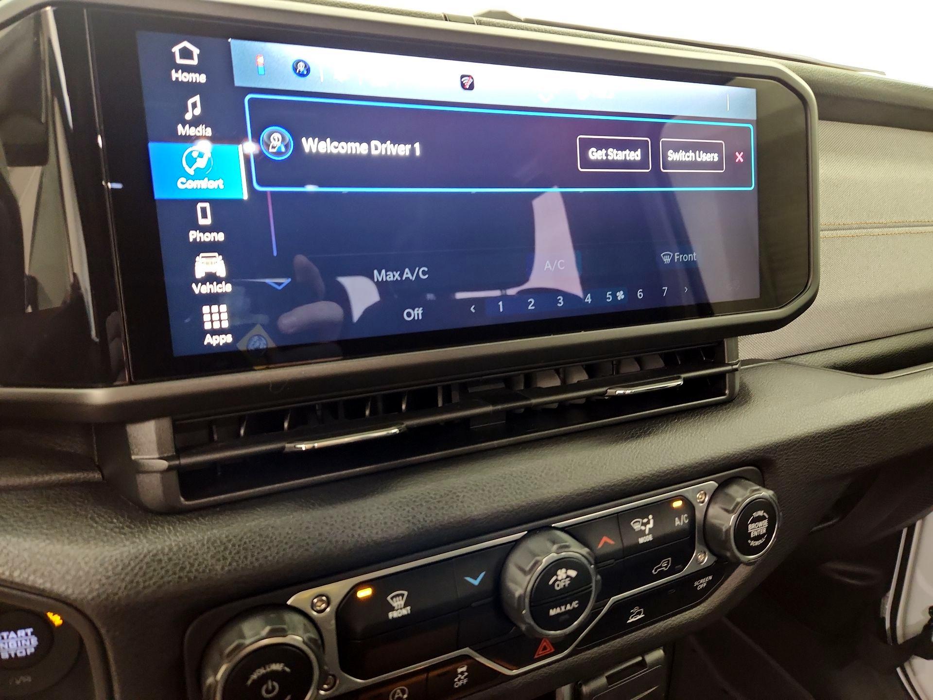 Thumbnail: 2024 Jeep Wrangler - 15