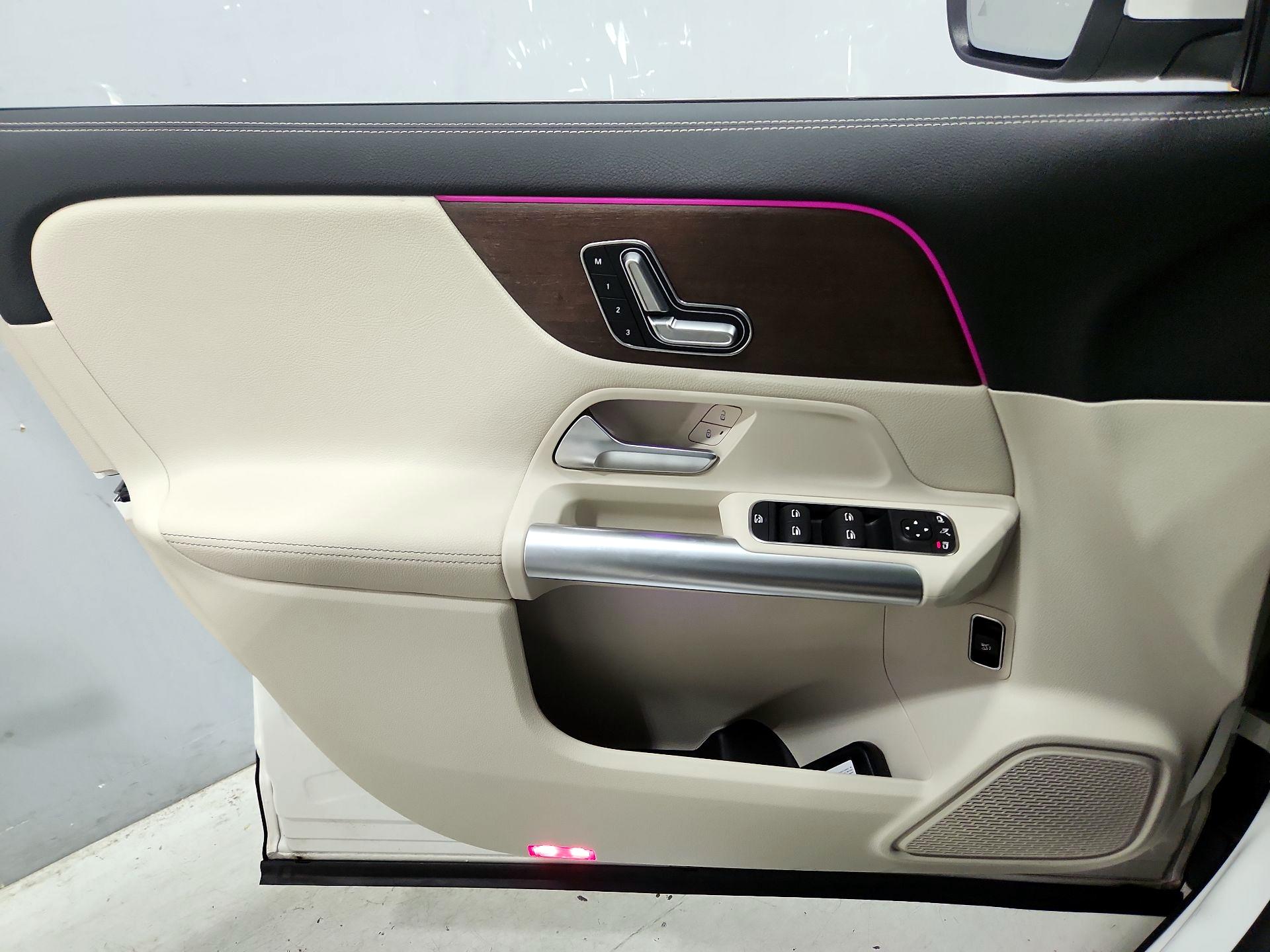 Thumbnail: 2023 Mercedes-Benz GLA - 12