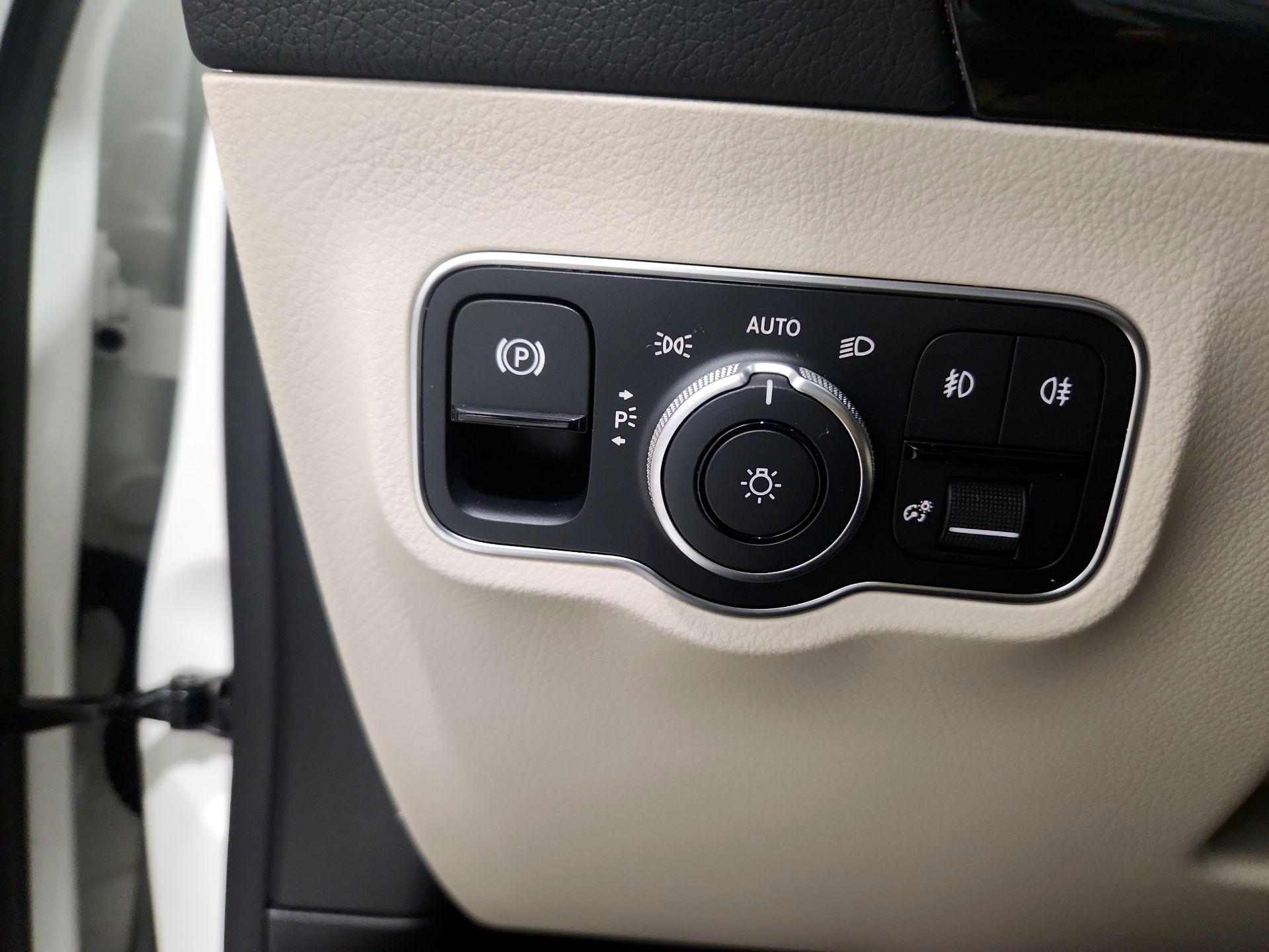 Thumbnail: 2023 Mercedes-Benz GLA - 13