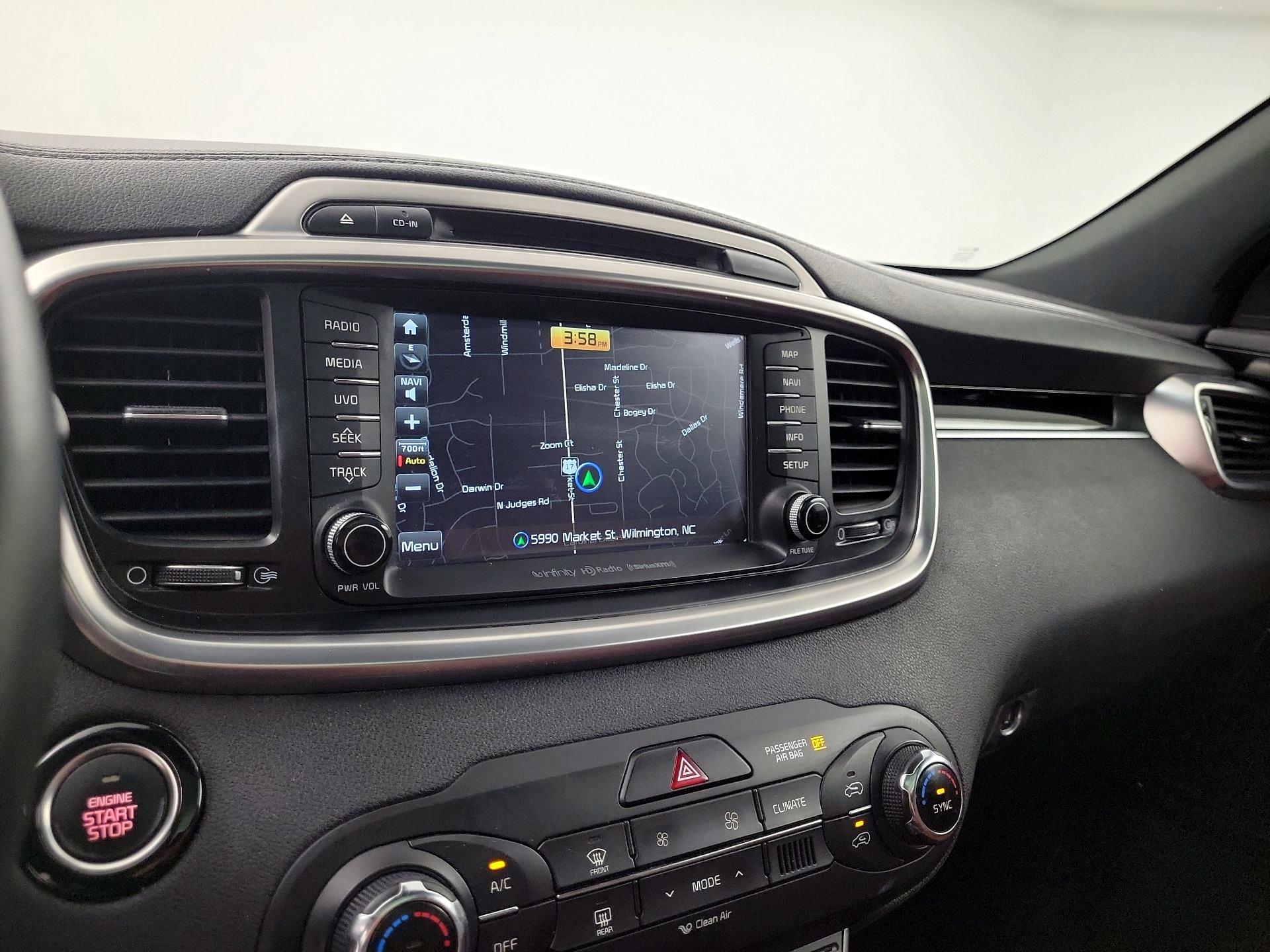 Thumbnail: 2016 Kia Sorento - 12