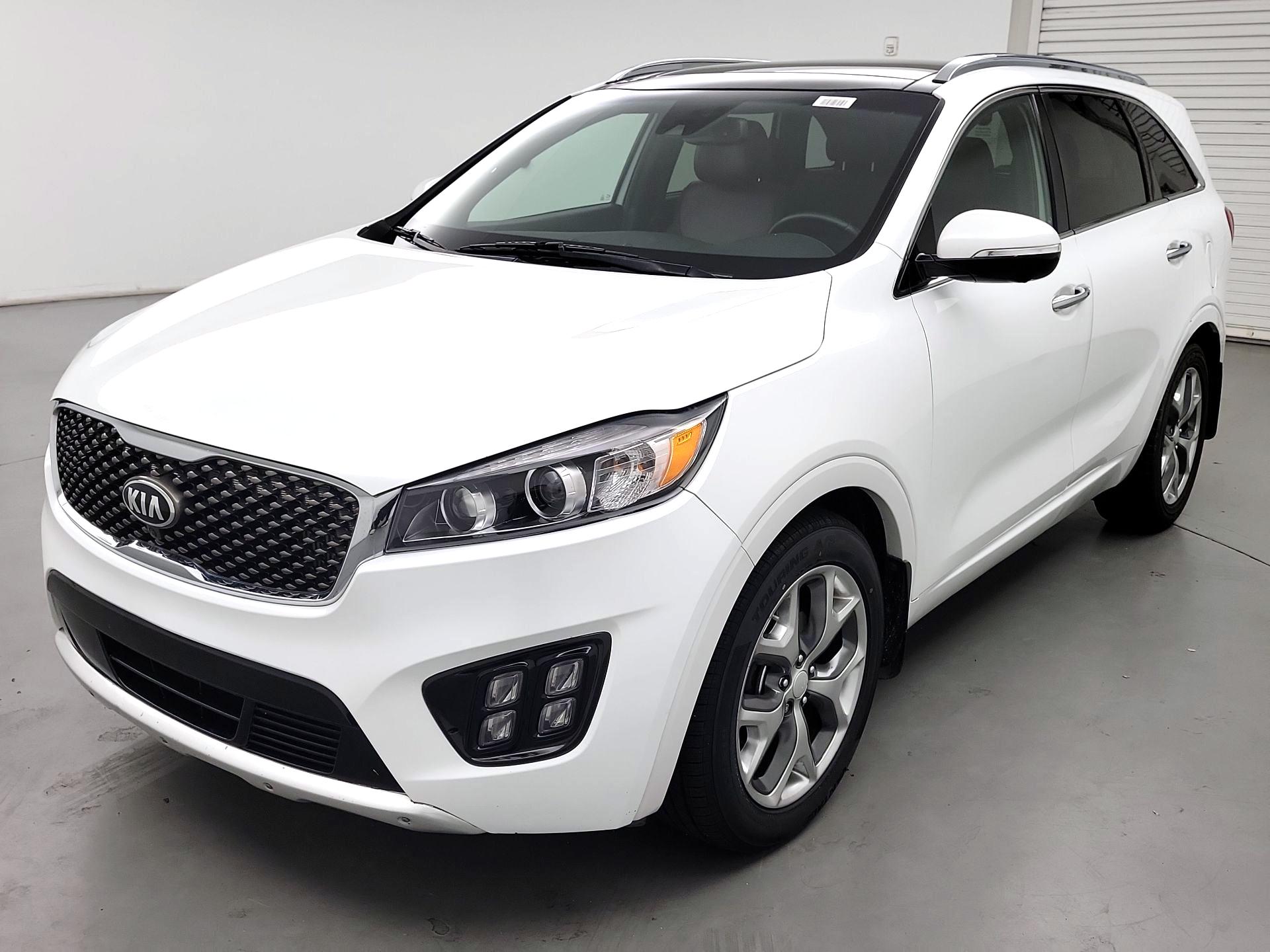 Thumbnail: 2016 Kia Sorento - 3