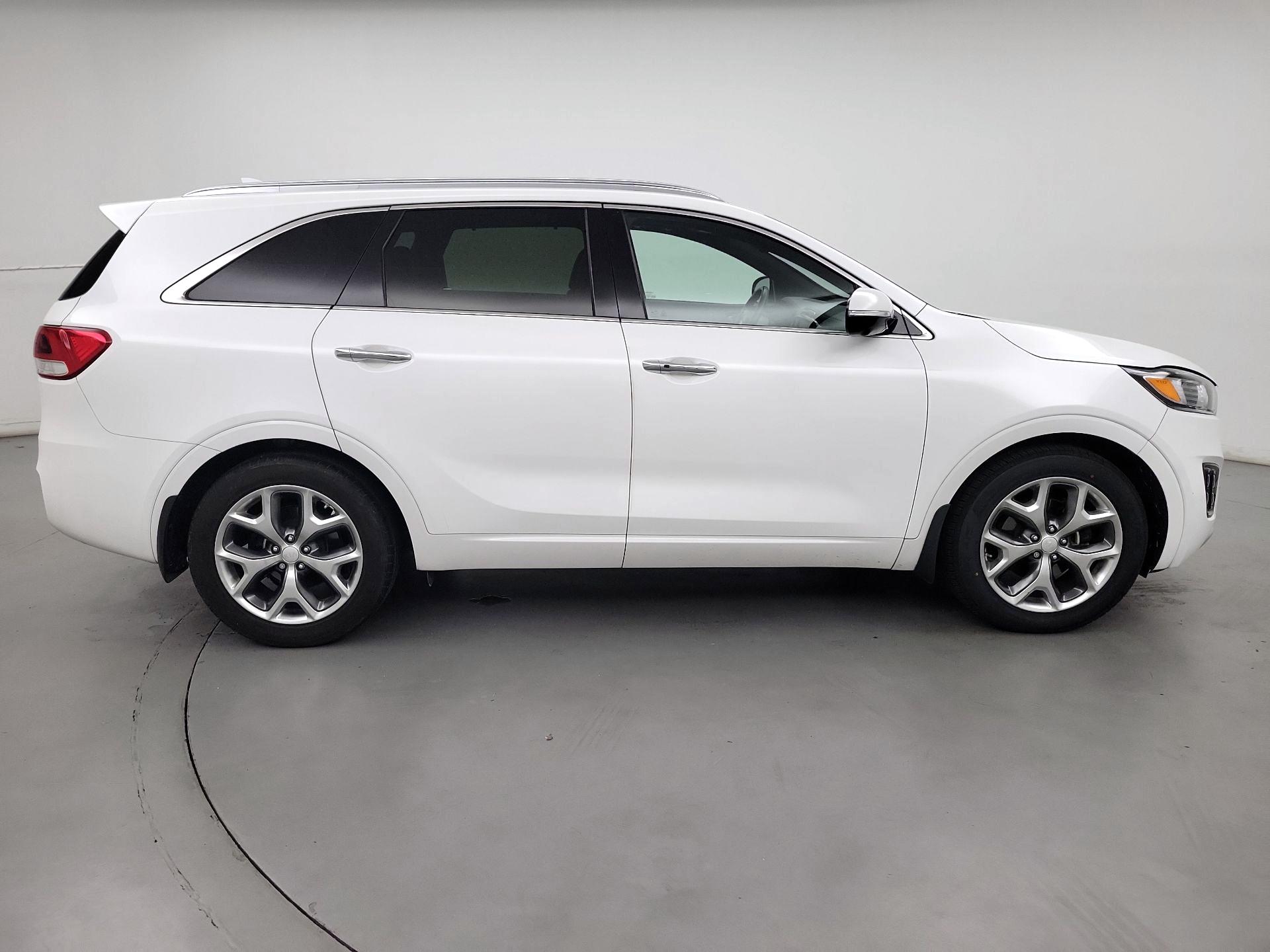 Thumbnail: 2016 Kia Sorento - 4