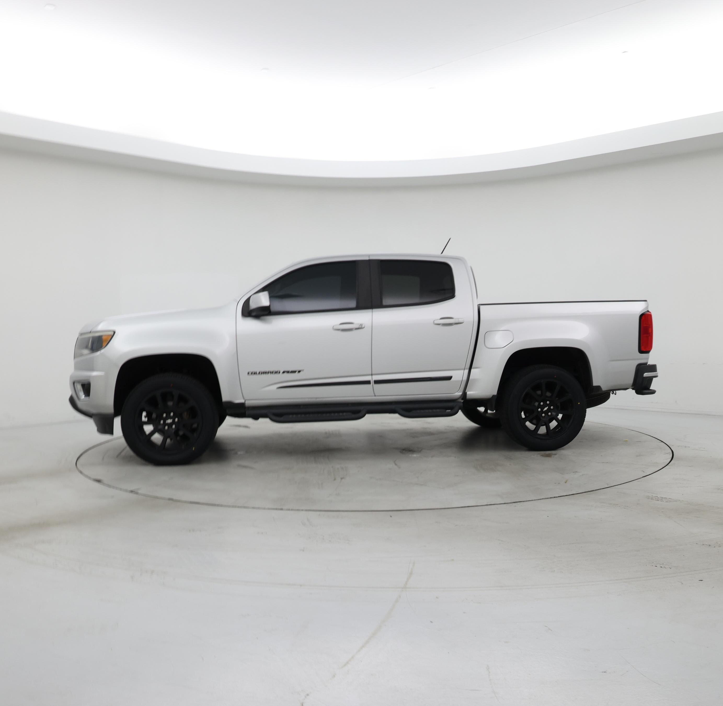 Thumbnail: 2019 Chevrolet Colorado - 3