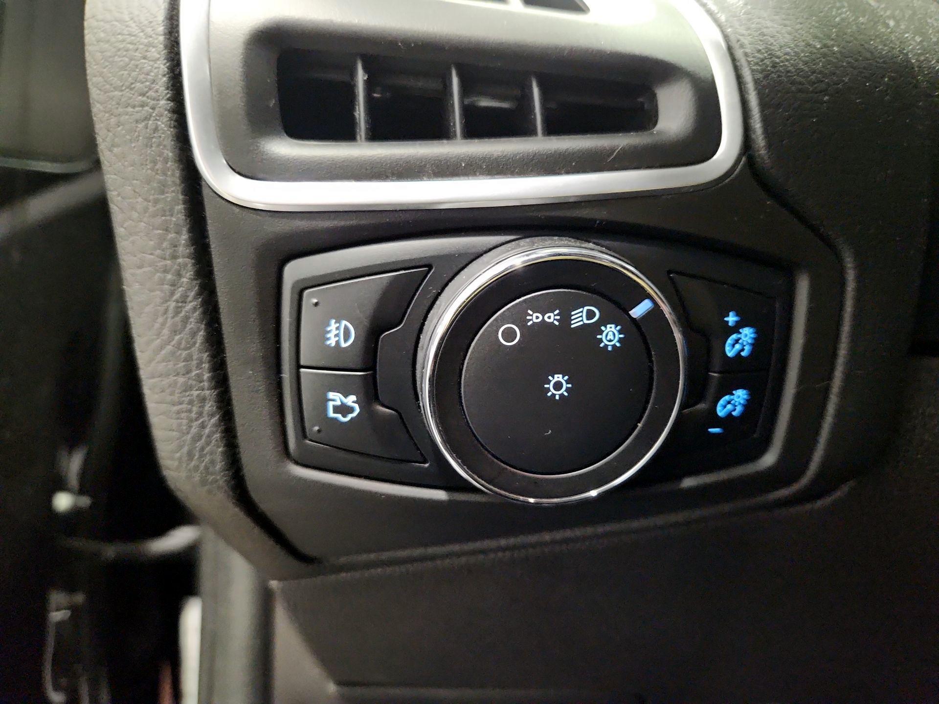 Thumbnail: 2014 Ford Focus - 13