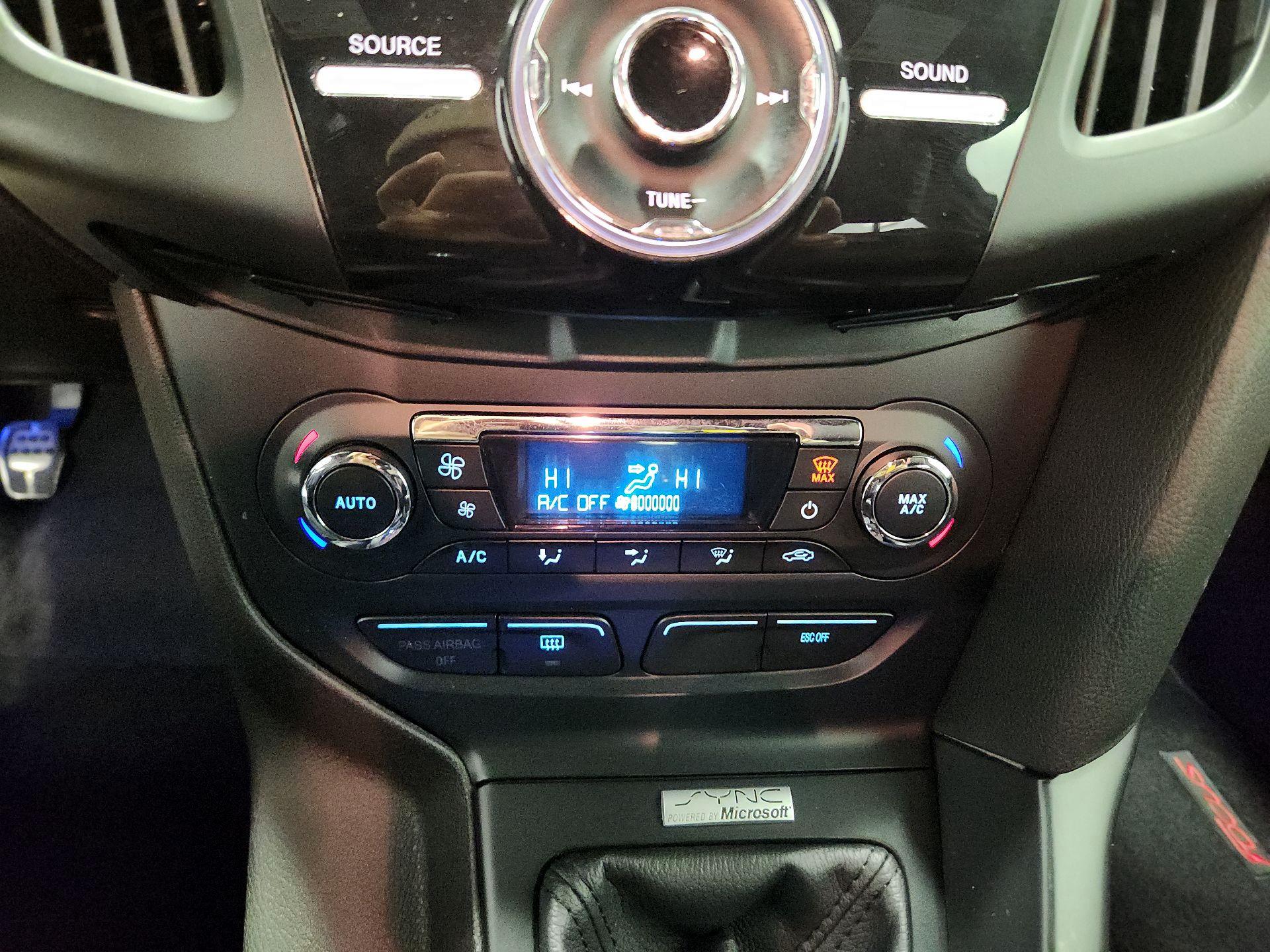 Thumbnail: 2014 Ford Focus - 15