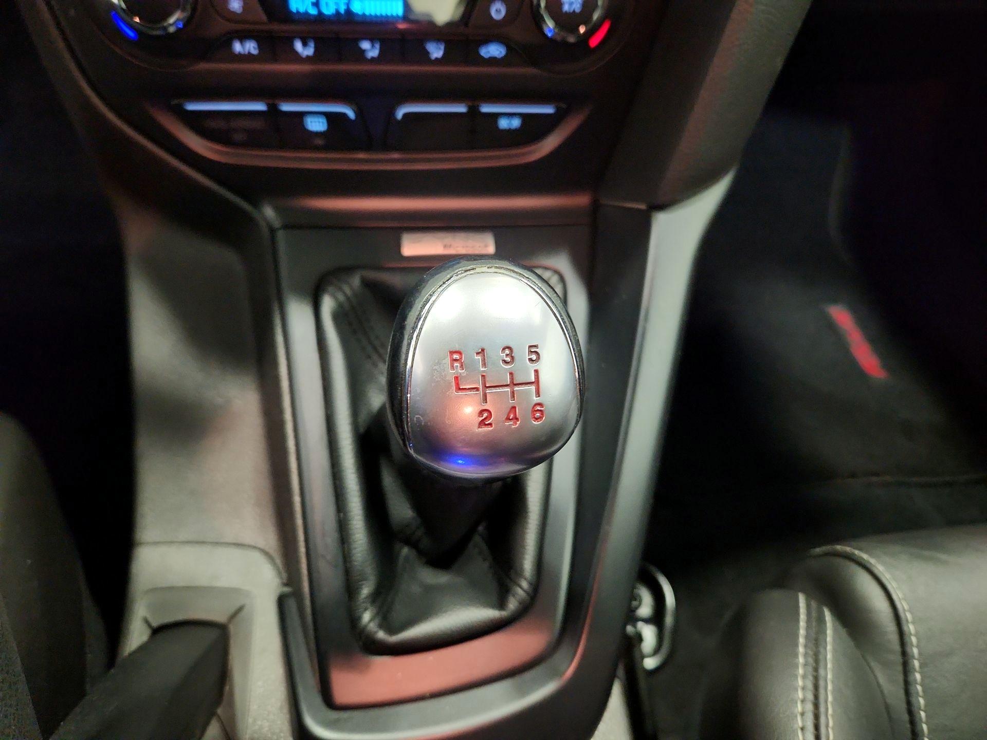 Thumbnail: 2014 Ford Focus - 16