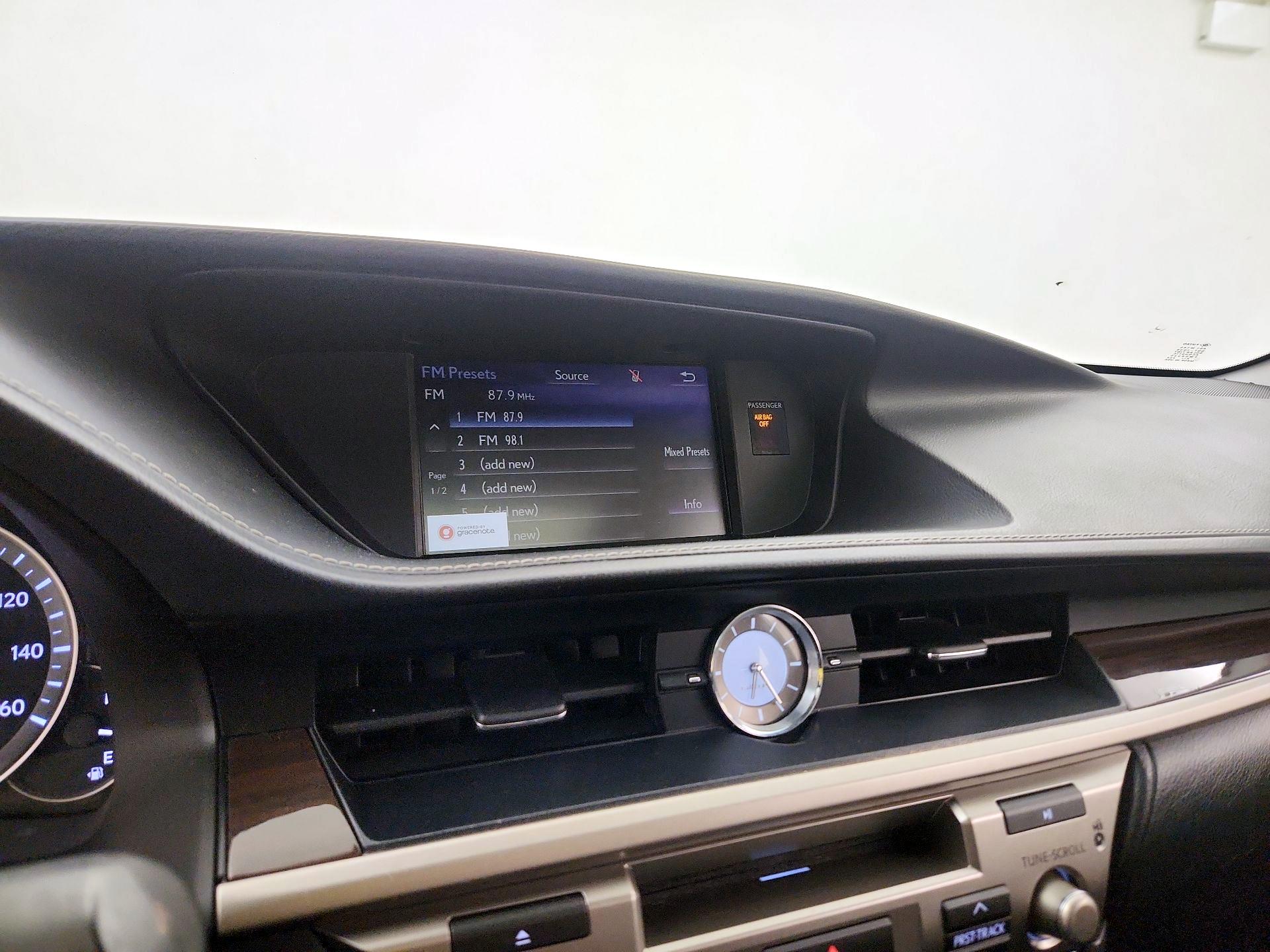 Thumbnail: 2017 Lexus ES - 16