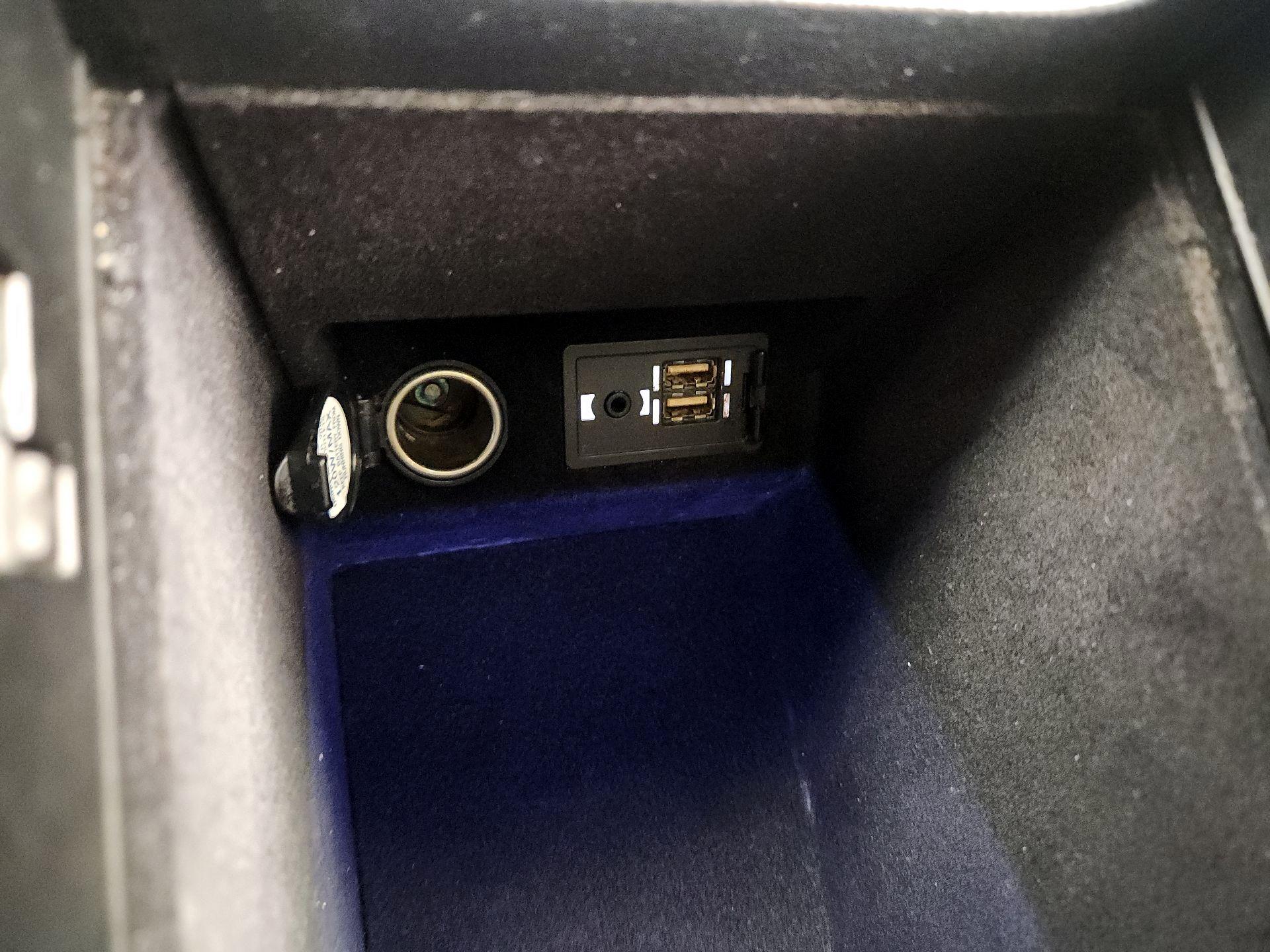 Thumbnail: 2017 Lexus ES - 19