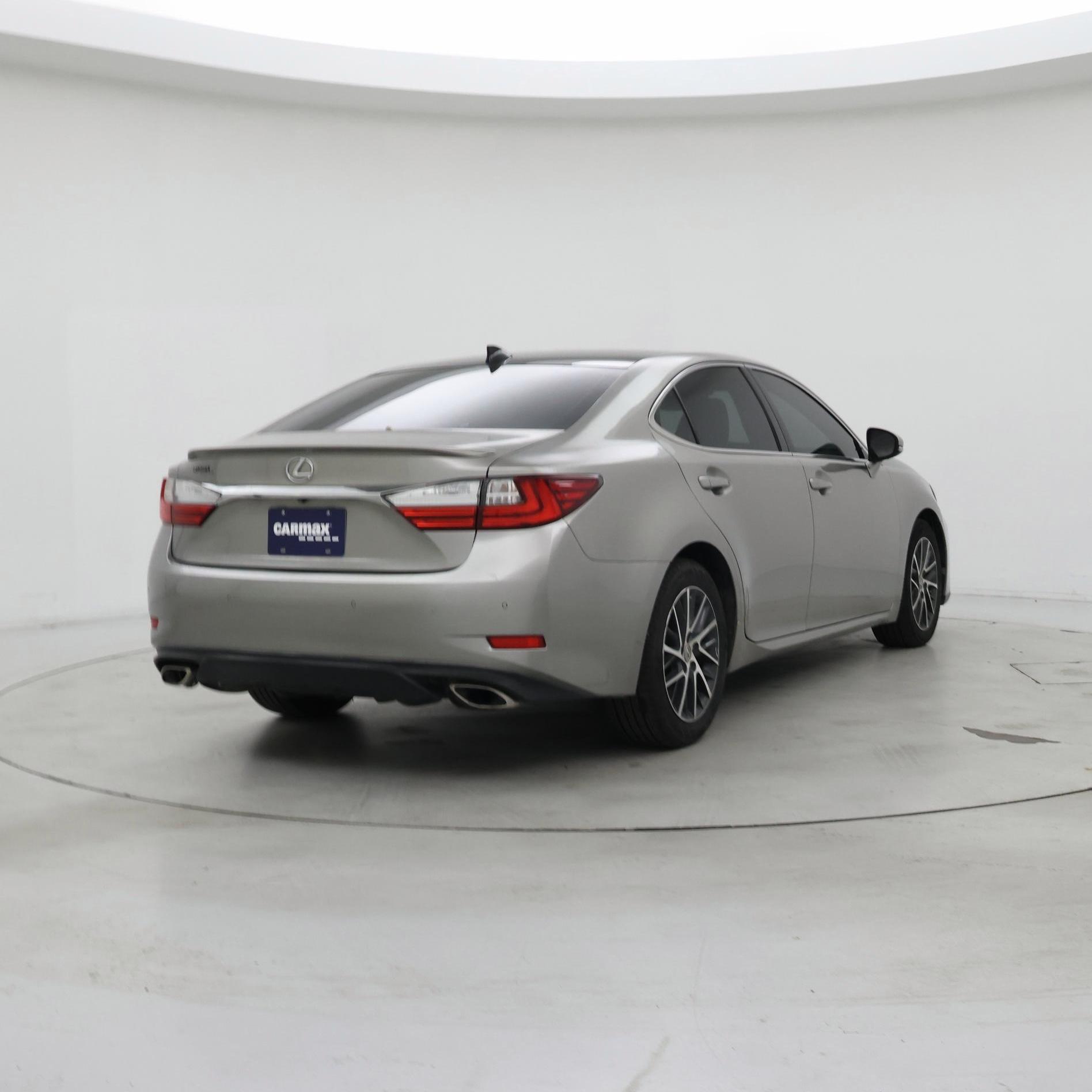 Thumbnail: 2017 Lexus ES - 8