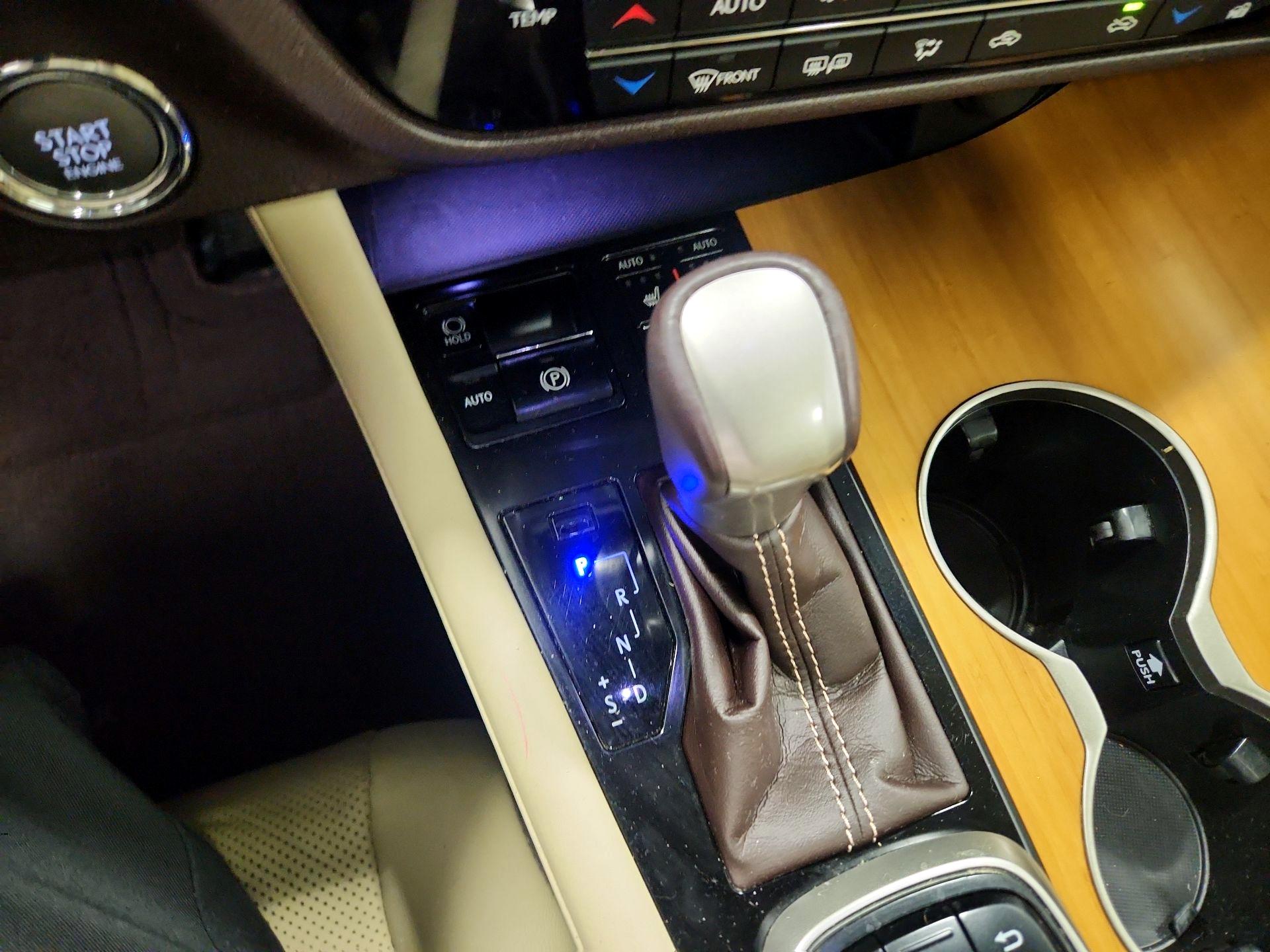 Thumbnail: 2017 Lexus RX - 17