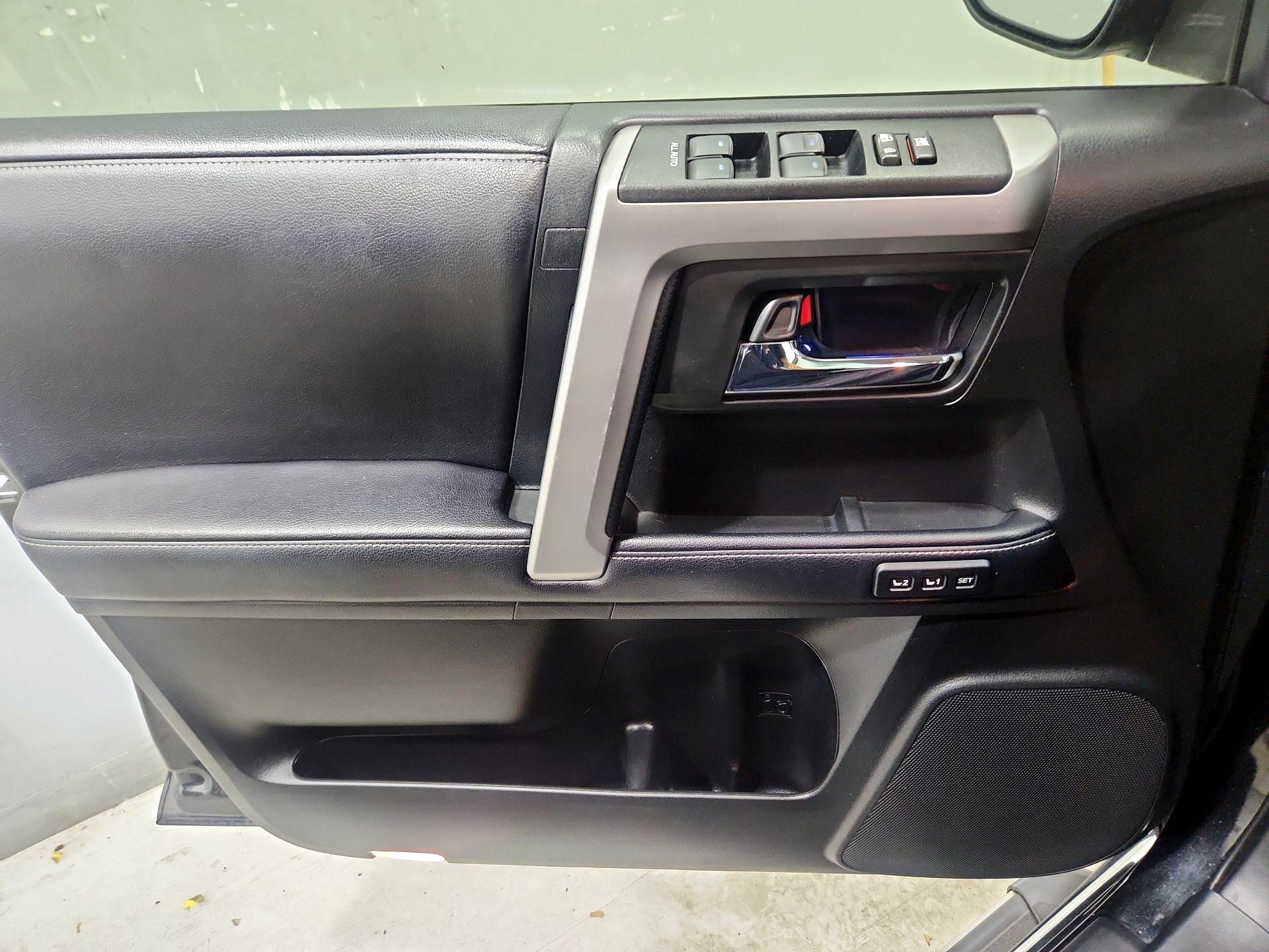 Thumbnail: 2019 Toyota 4Runner - 12