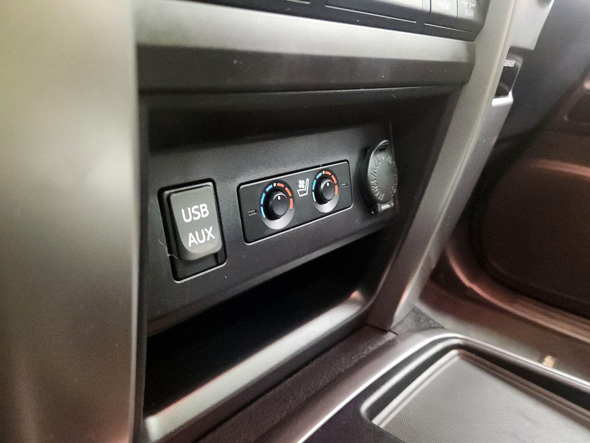 Thumbnail: 2019 Toyota 4Runner - 18