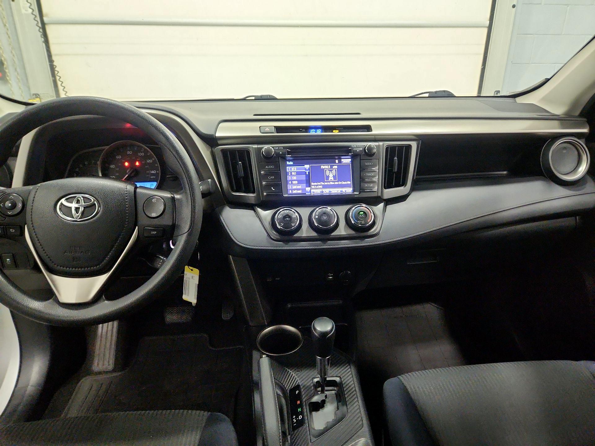 Thumbnail: 2014 Toyota RAV4 - 9
