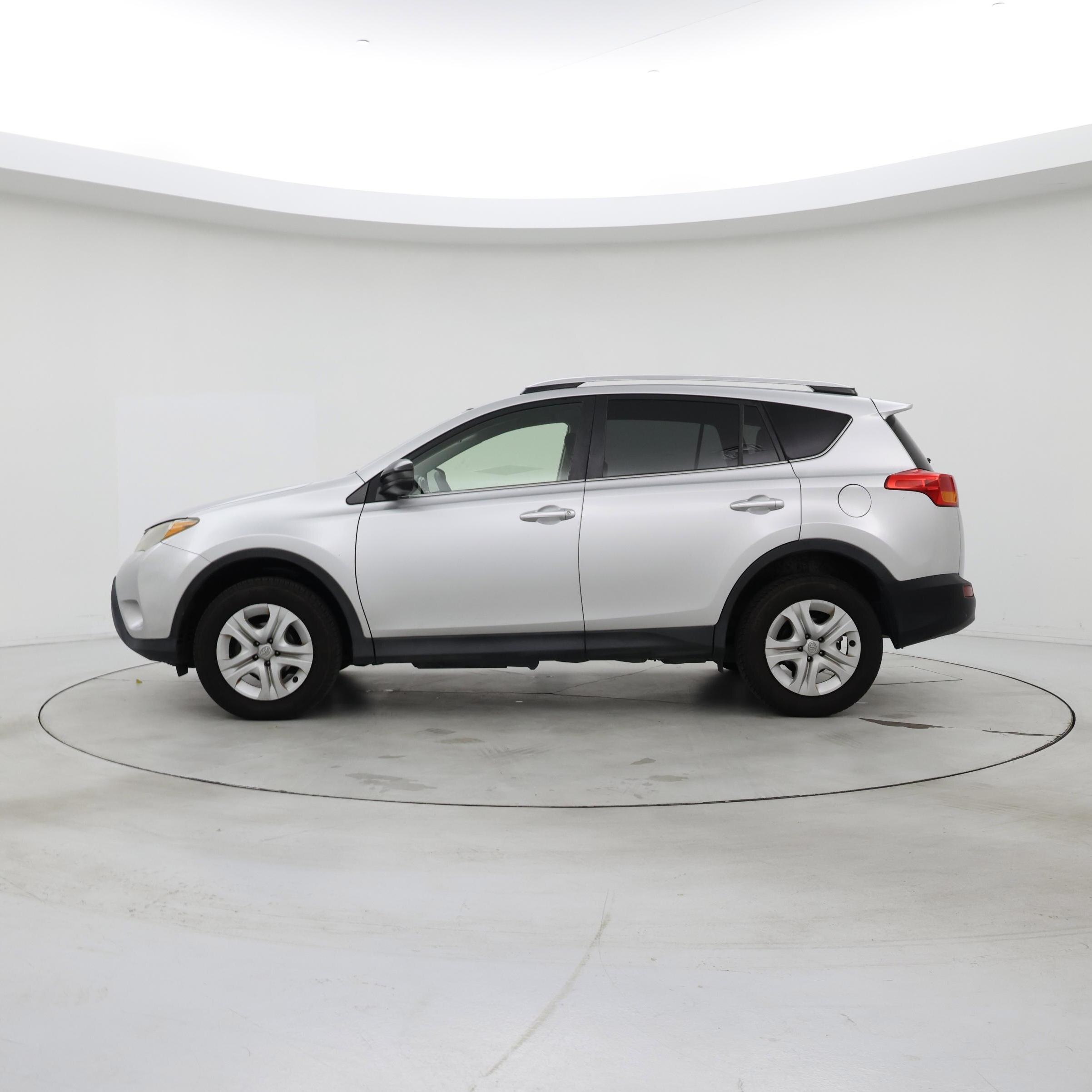 Thumbnail: 2014 Toyota RAV4 - 3