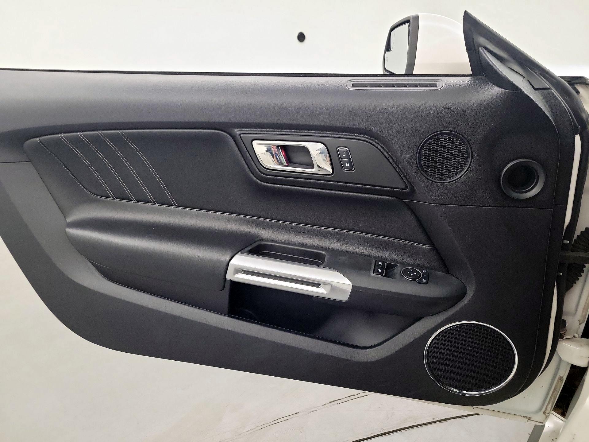 Thumbnail: 2017 Ford Mustang - 10