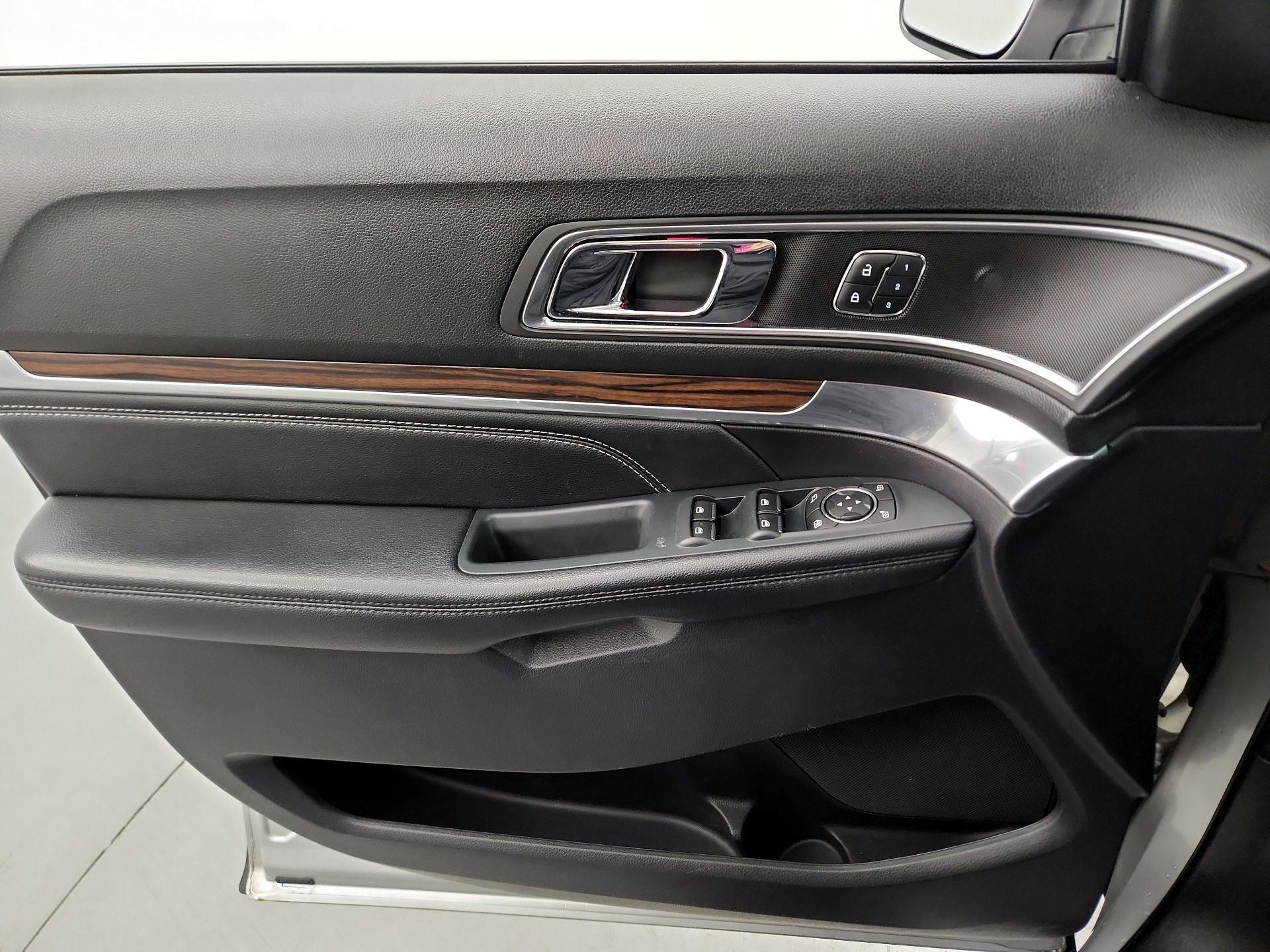 Thumbnail: 2019 Ford Explorer - 10