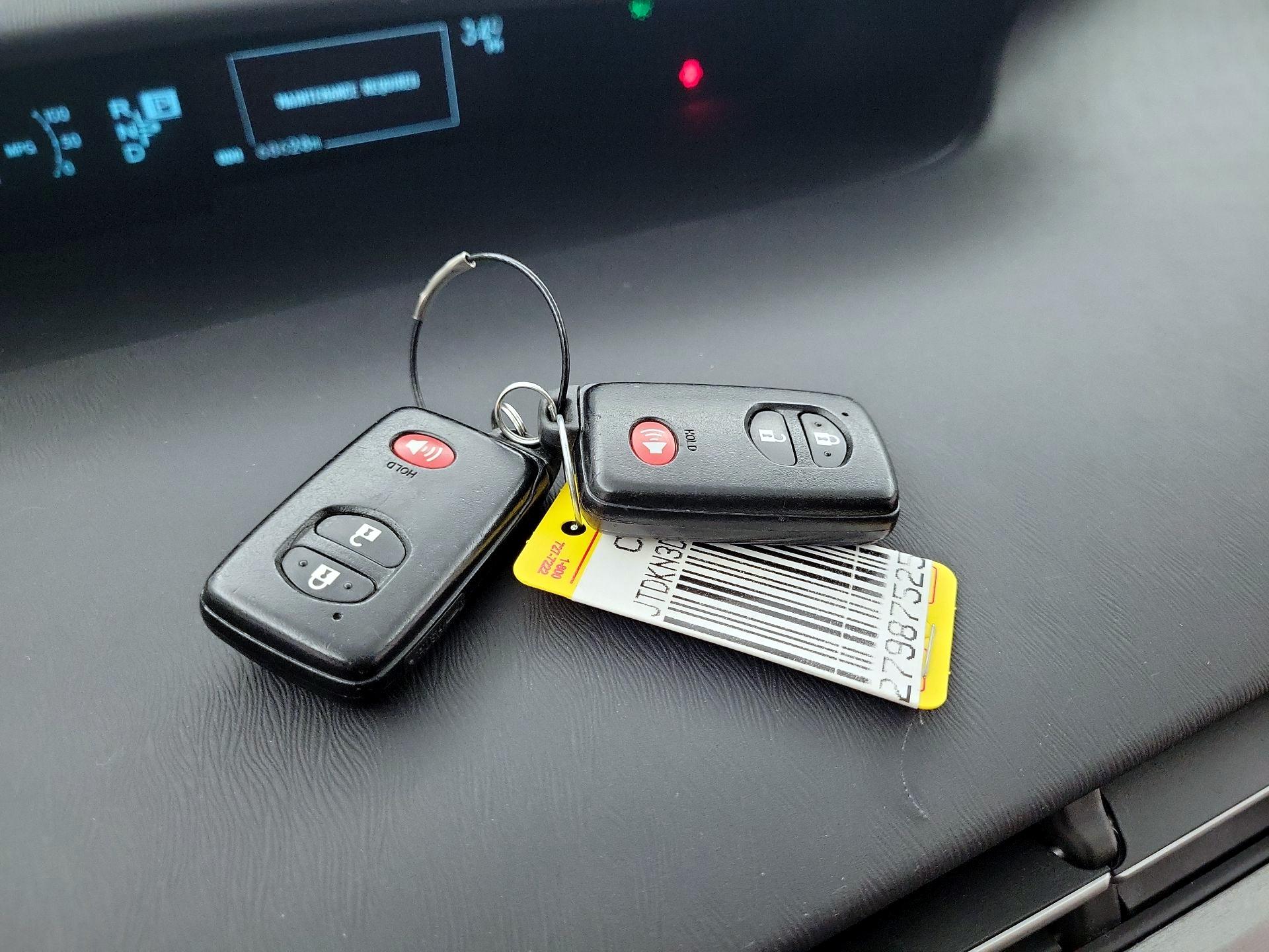 Thumbnail: 2014 Toyota Prius - 20