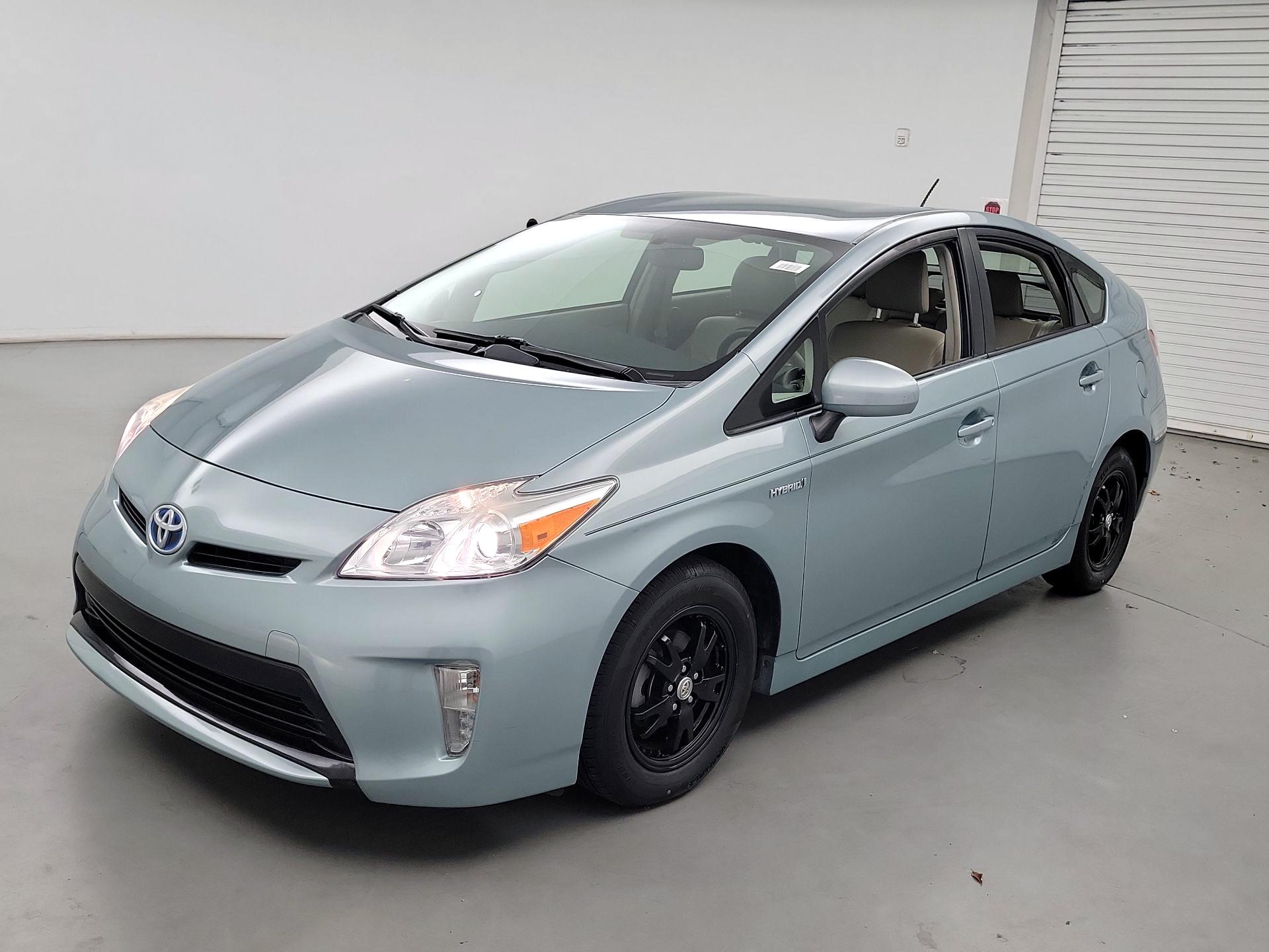 Thumbnail: 2014 Toyota Prius - 3
